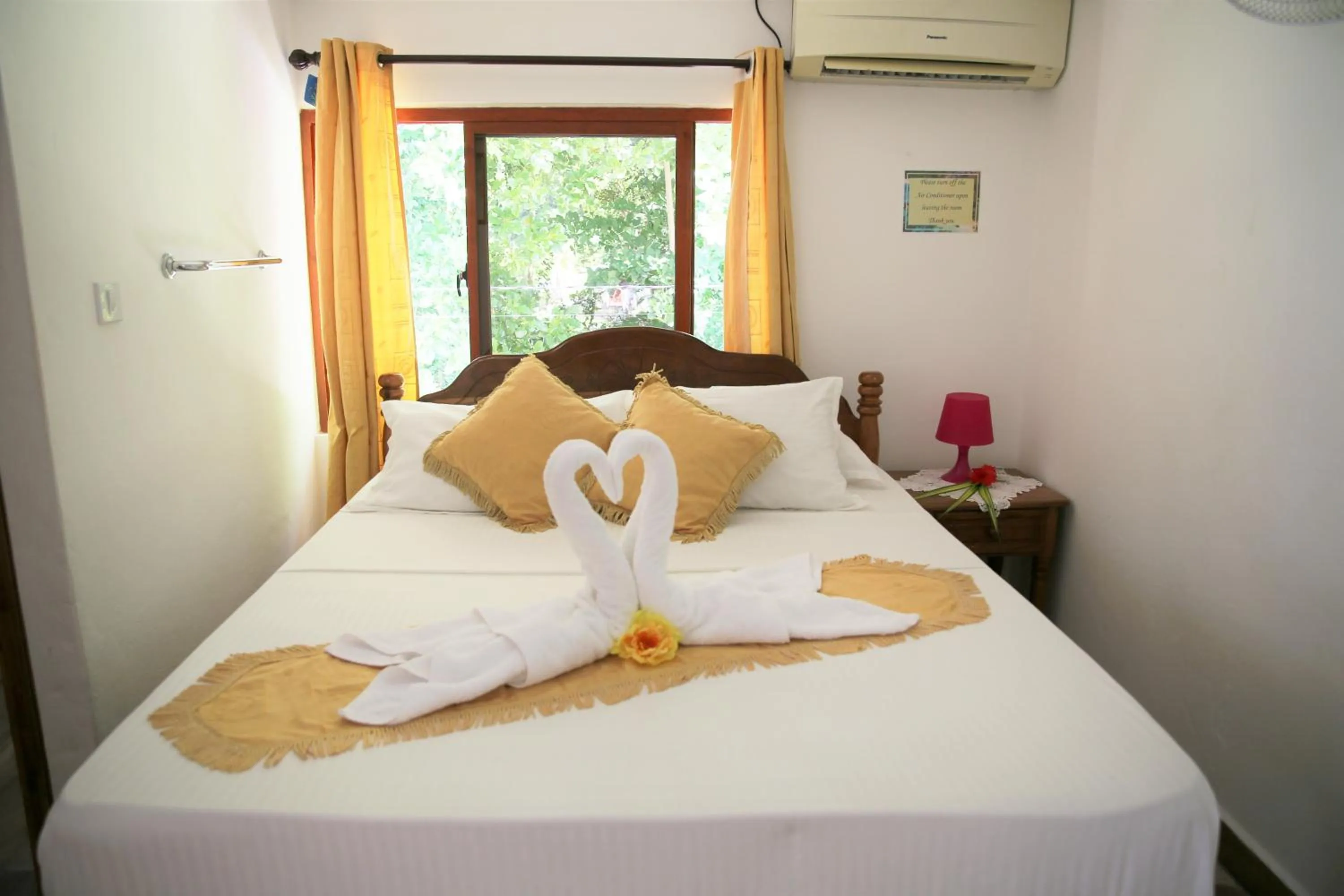 Bed in Tannette Villa