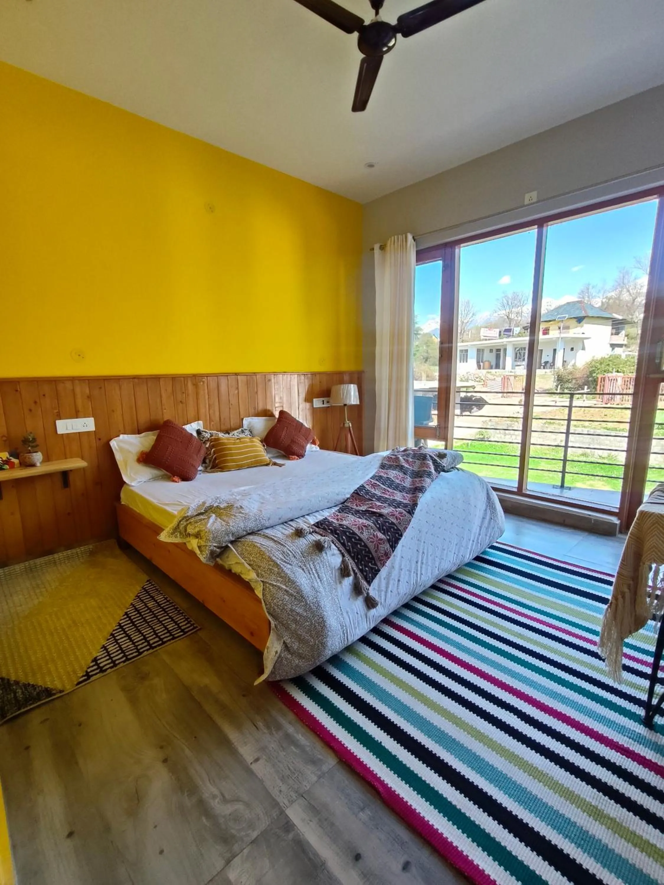 Bedroom, Bed in Flyscape