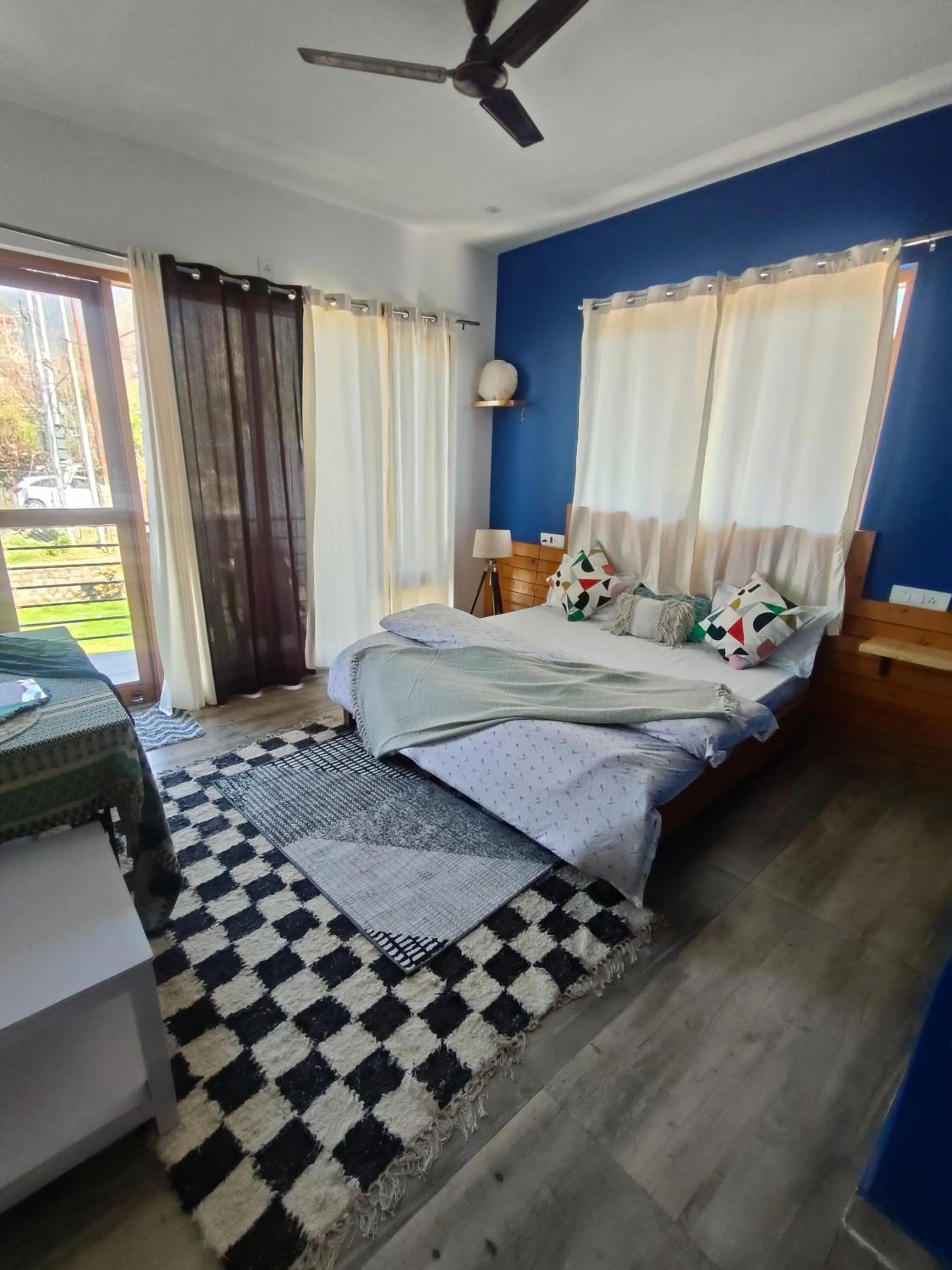 Bedroom, Bed in Flyscape