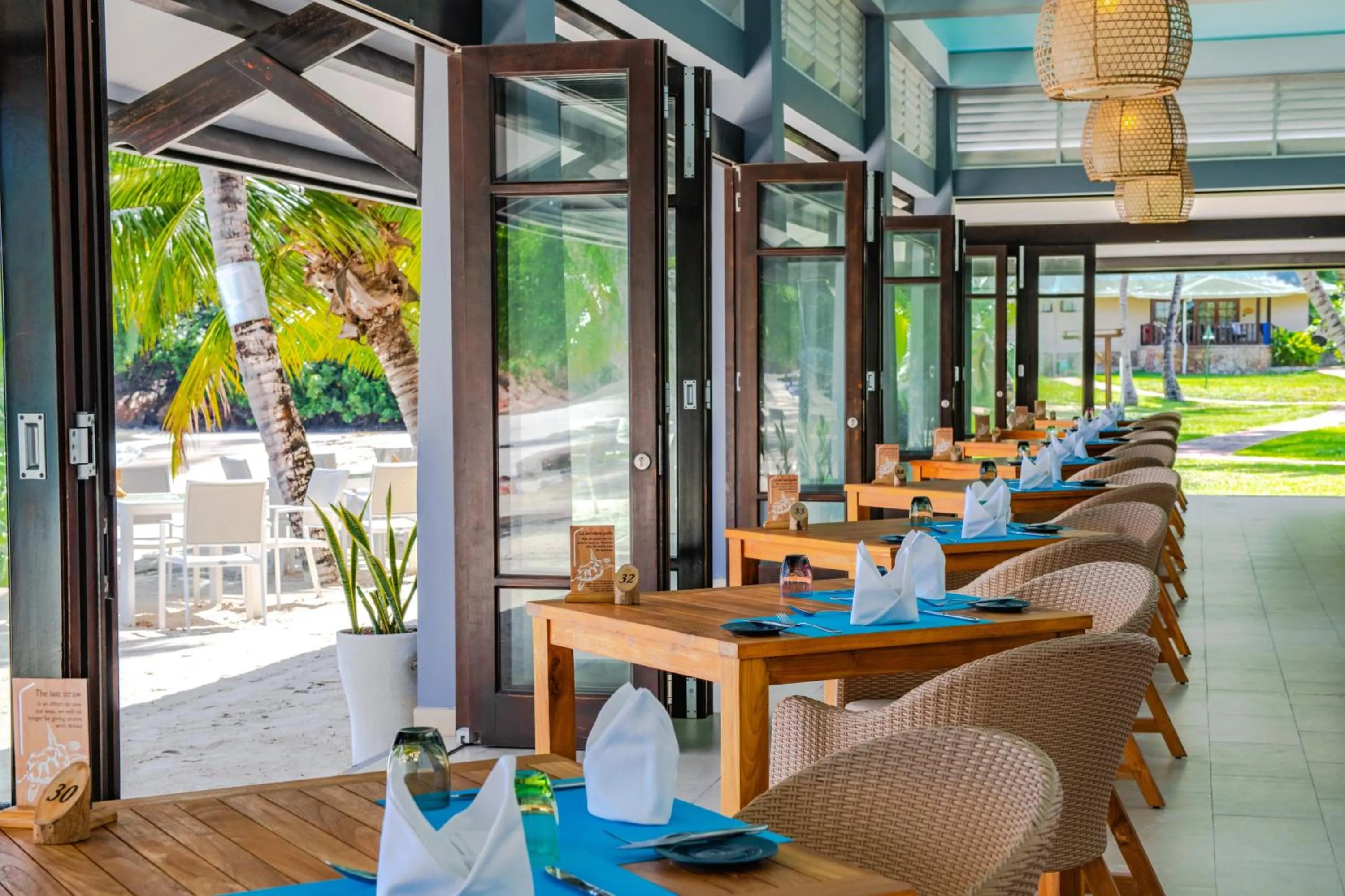 Restaurant/places to eat in Hotel L'Archipel