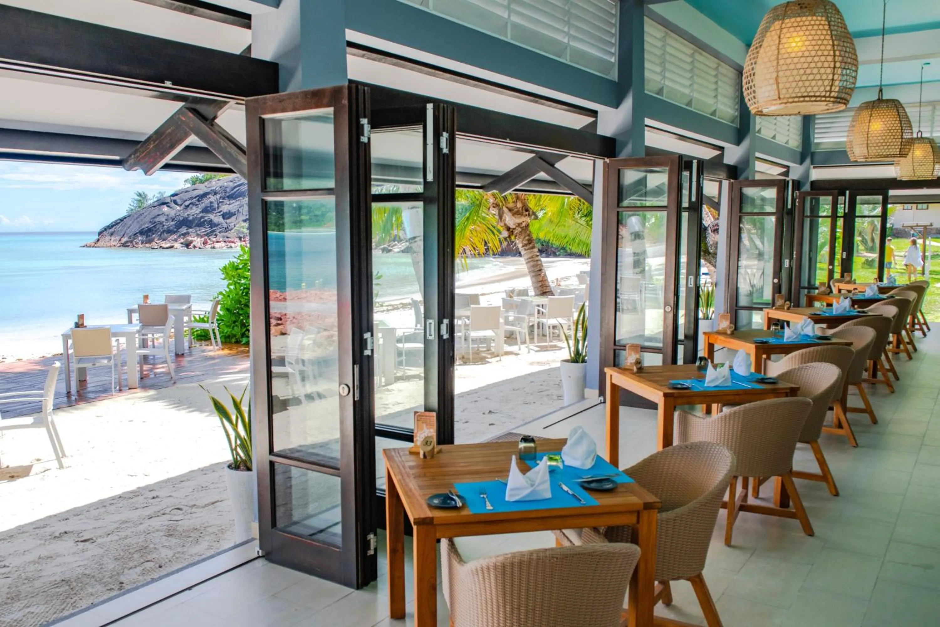 Restaurant/places to eat in Hotel L'Archipel