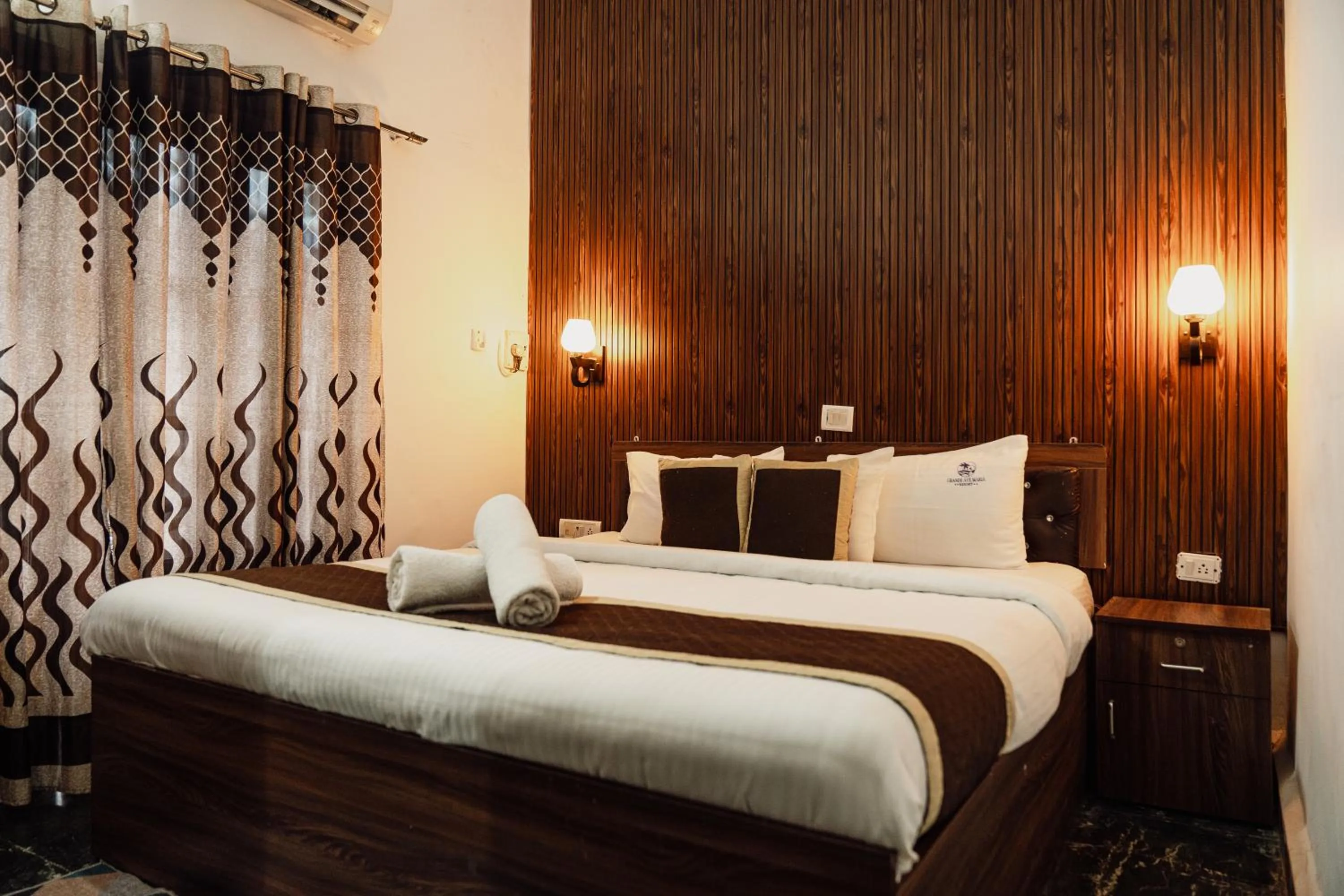 Bed in Grande Ave Maria Resort