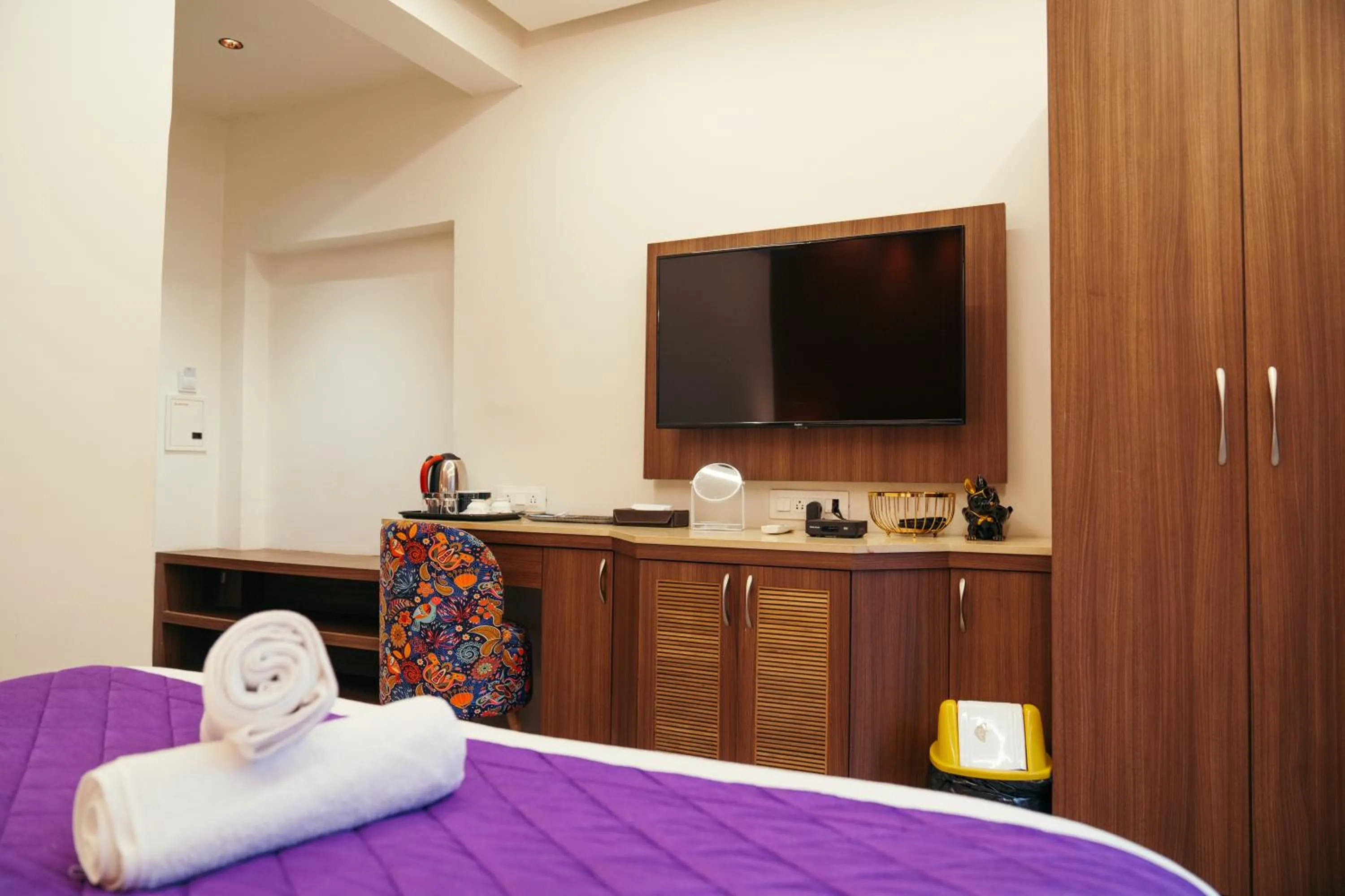 Photo of the whole room, Bed in Grande Ave Maria Resort