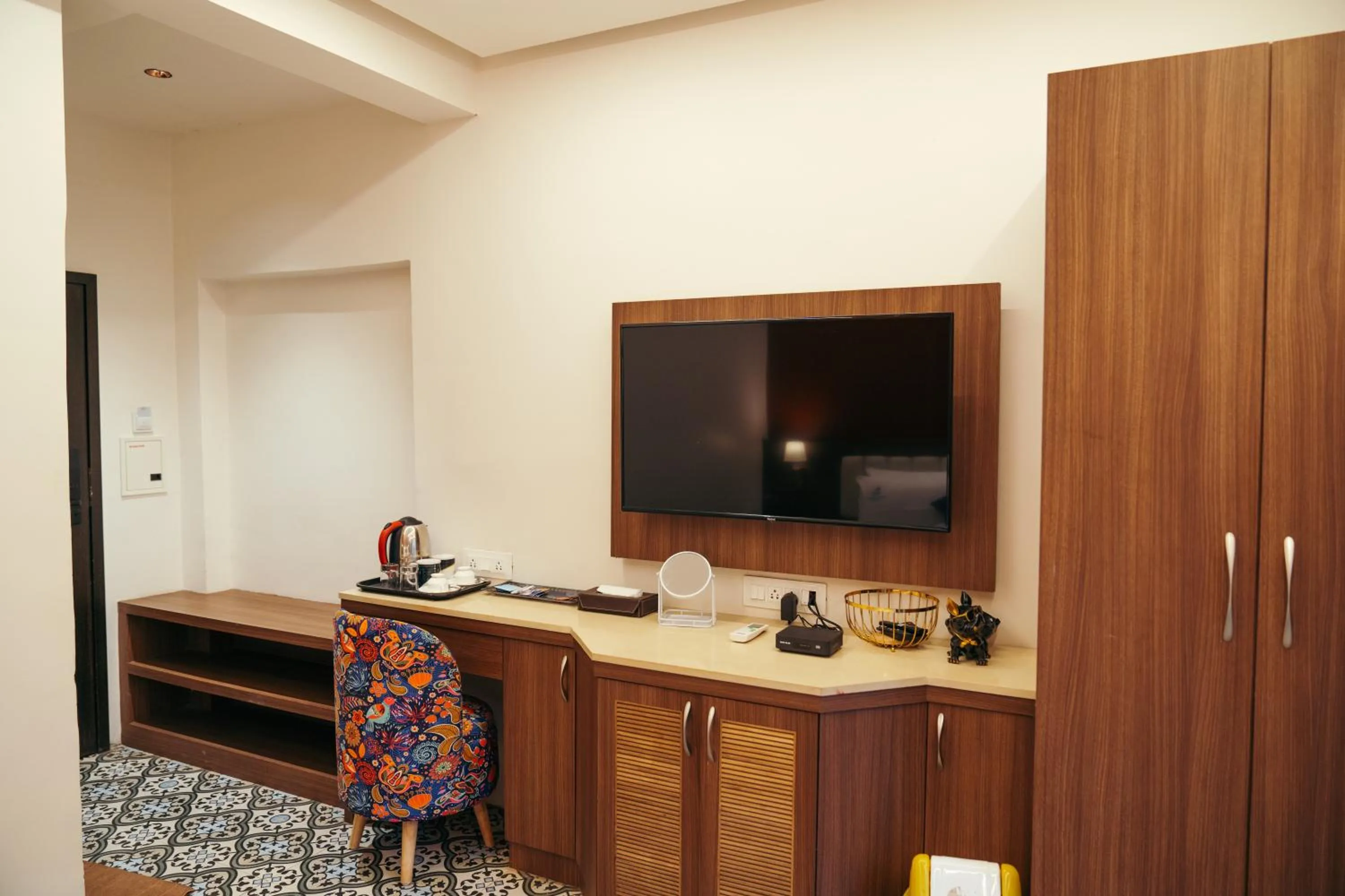 wardrobe in Grande Ave Maria Resort