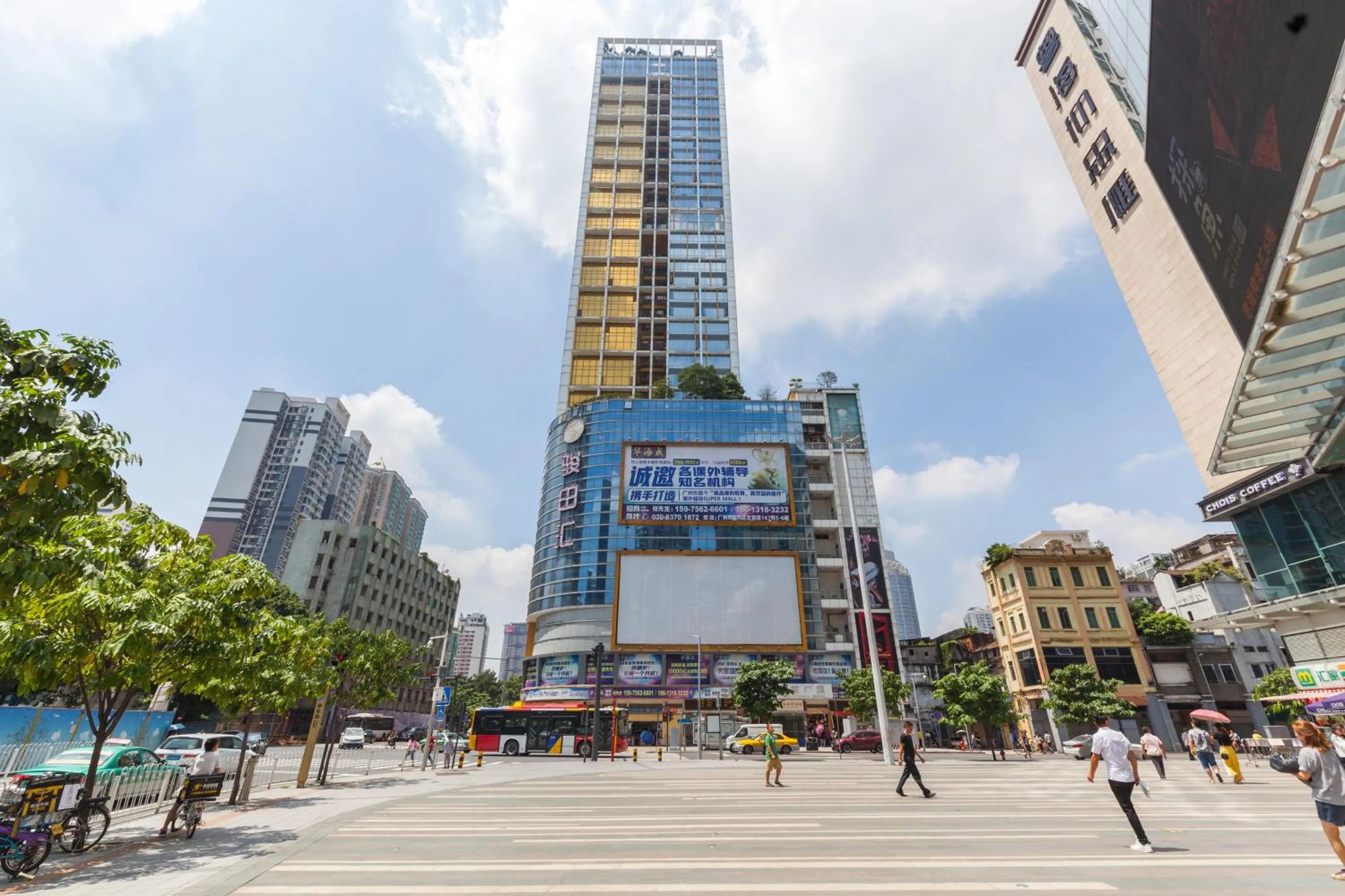 Grand Continental Apartment