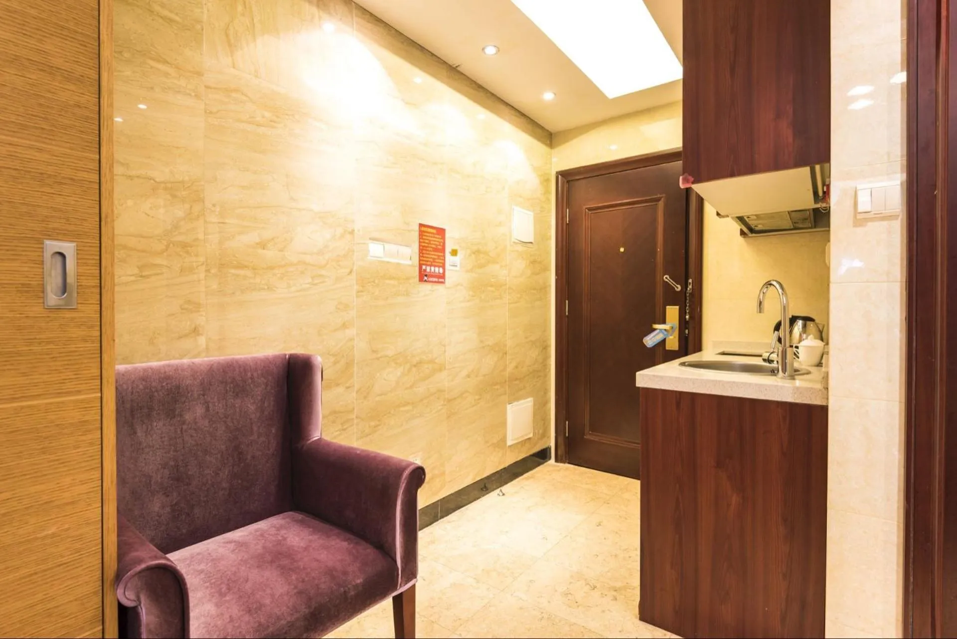 Grand Continental Apartment