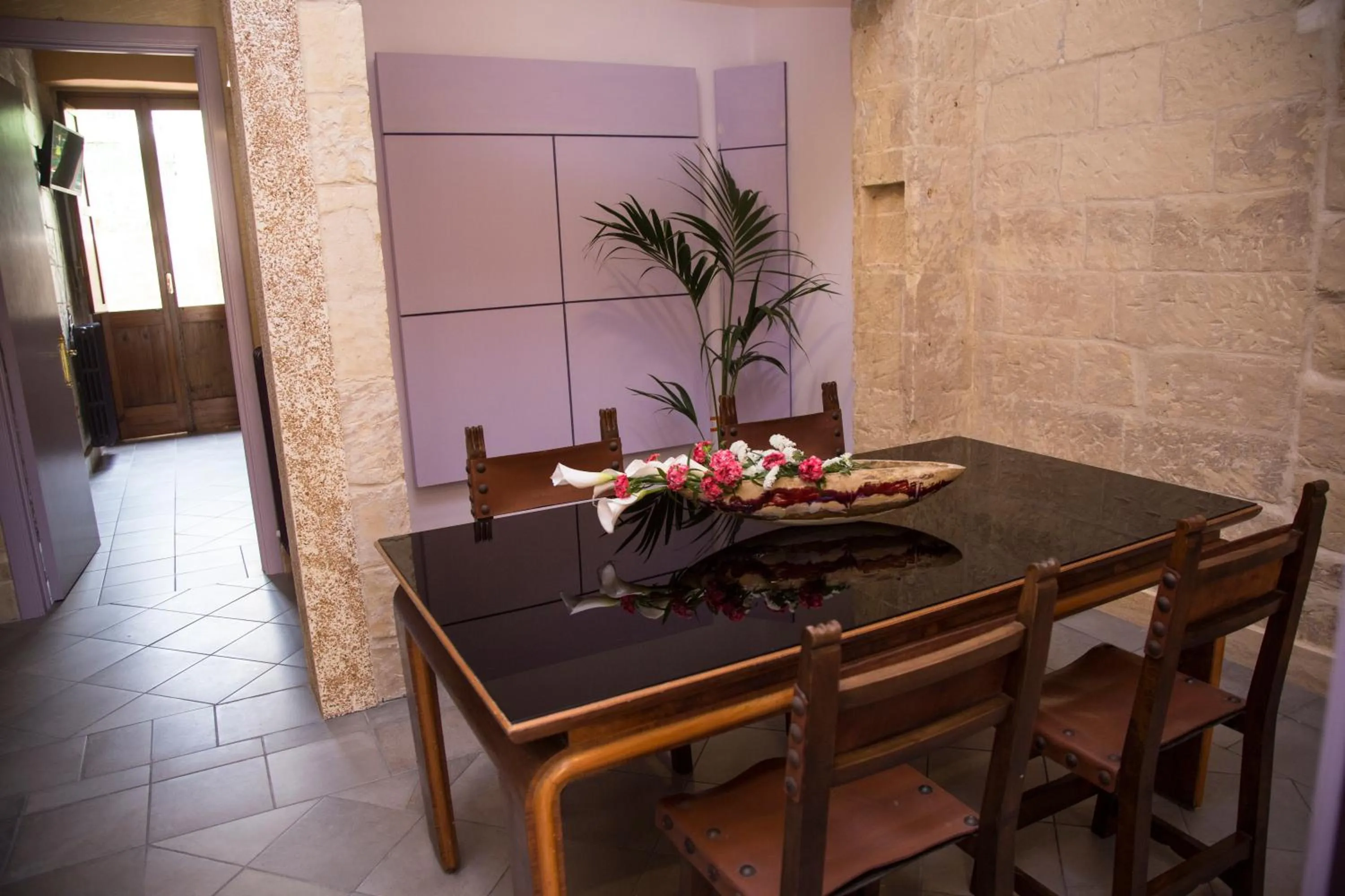 Dining area in B&B Malennio