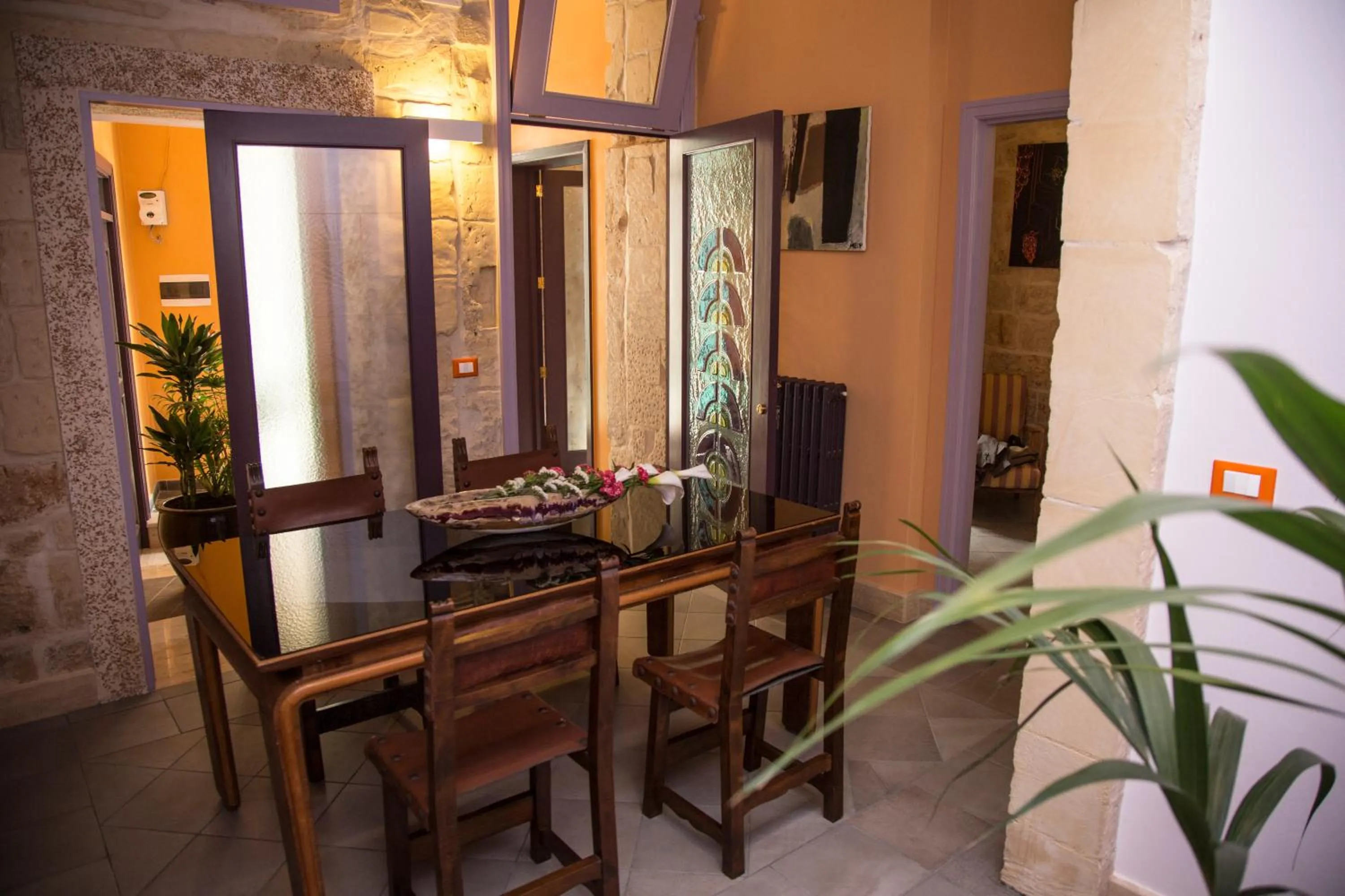 Dining area in B&B Malennio