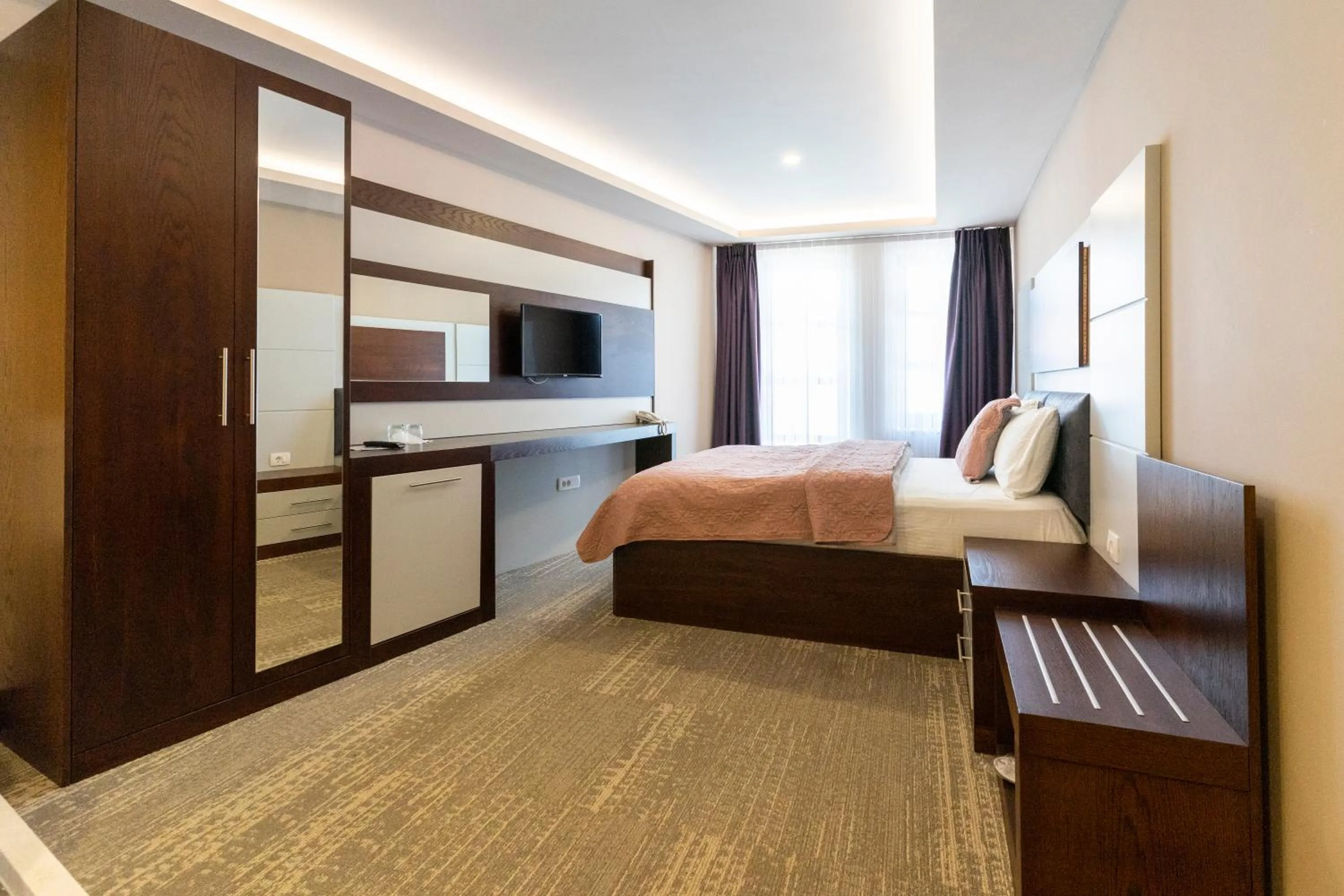 Bed in Hotel Prizreni