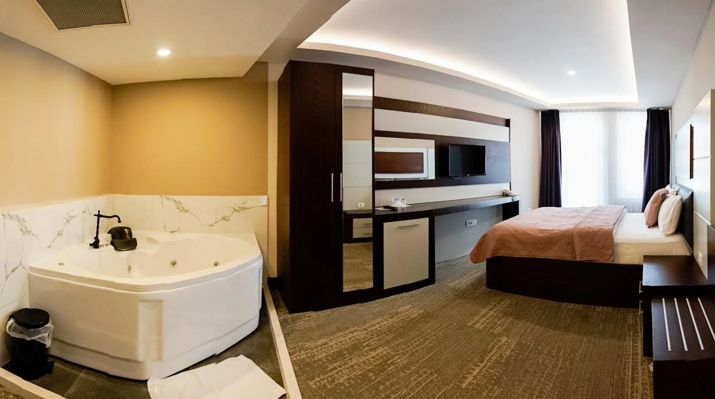 Bed in Hotel Prizreni