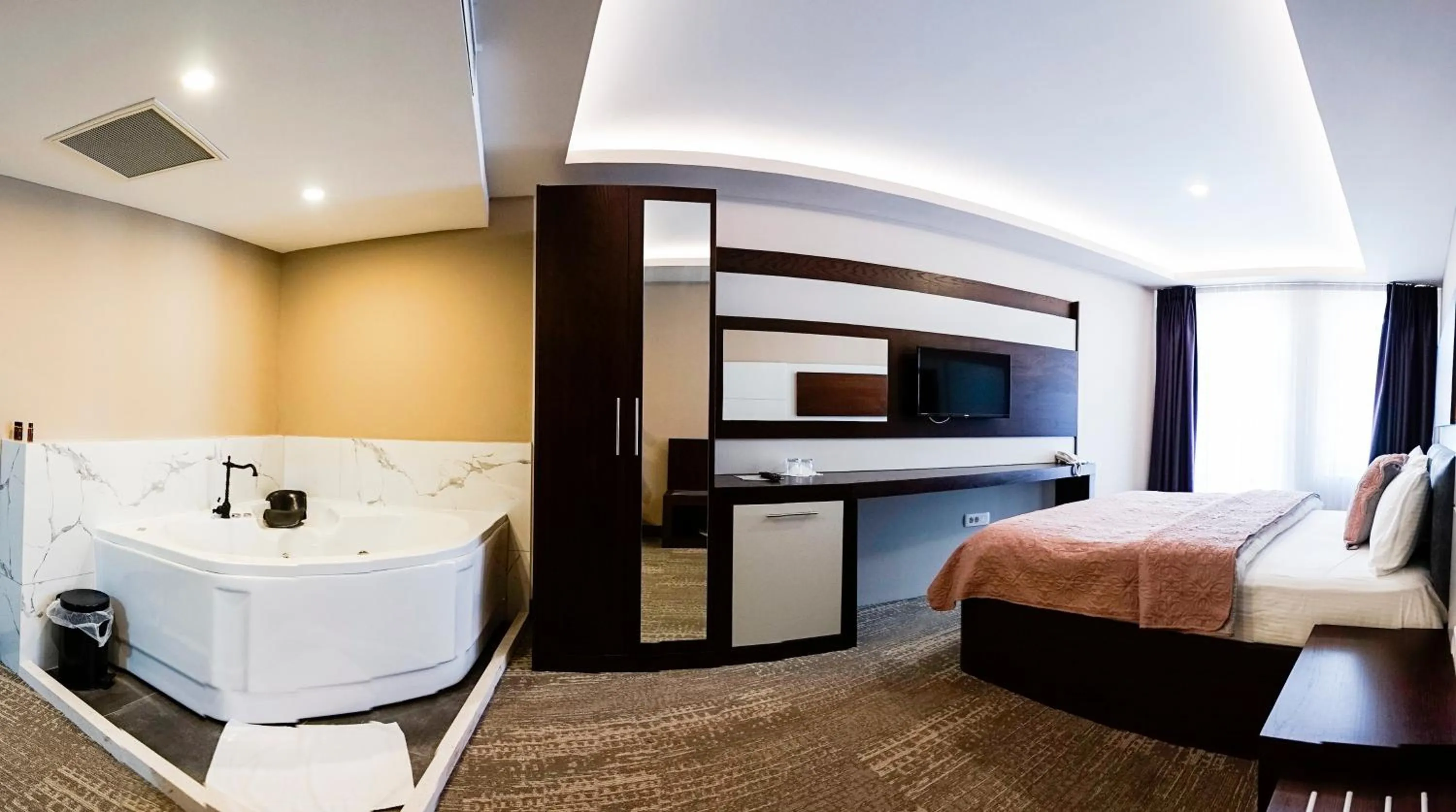 Bed in Hotel Prizreni