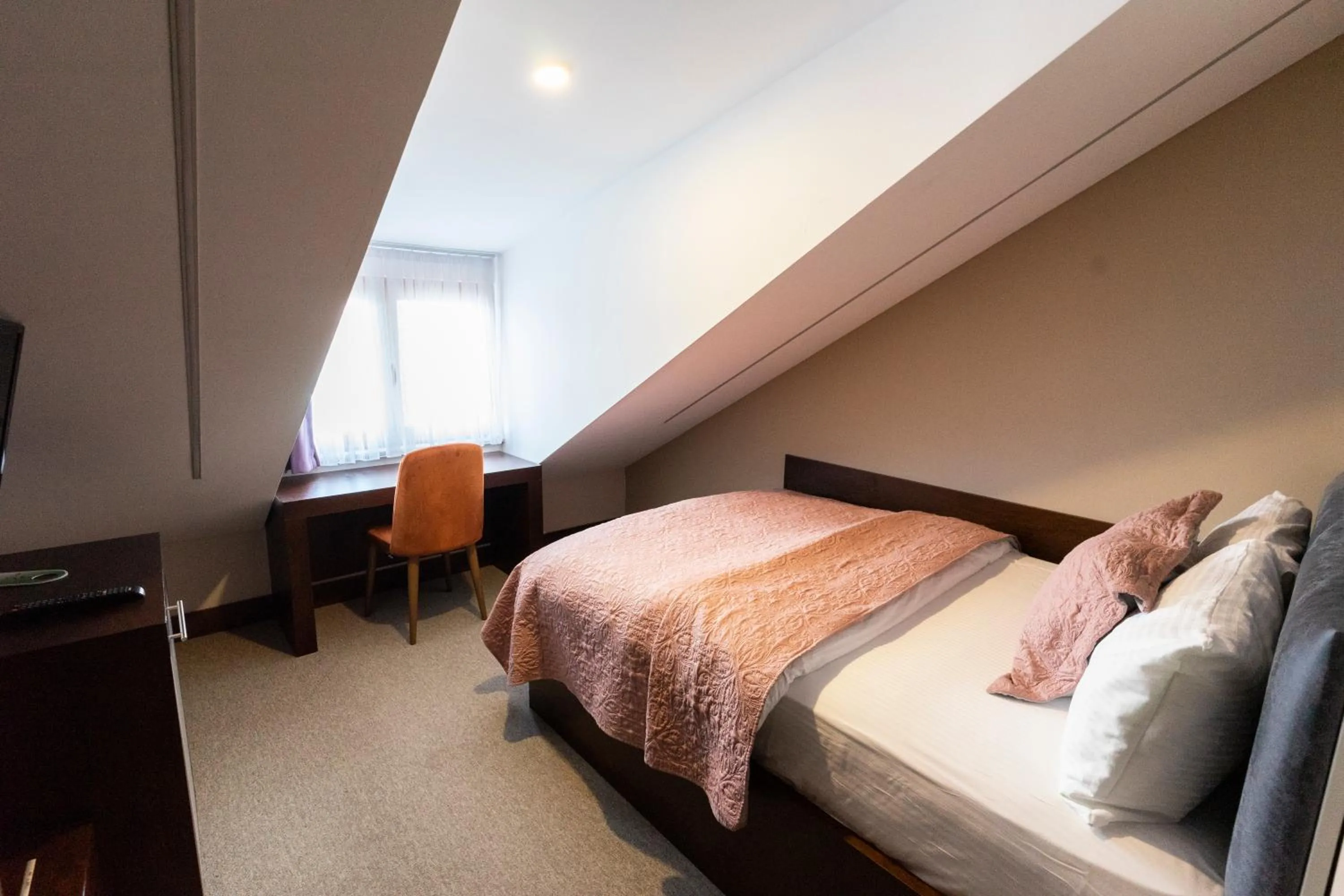 Bed in Hotel Prizreni