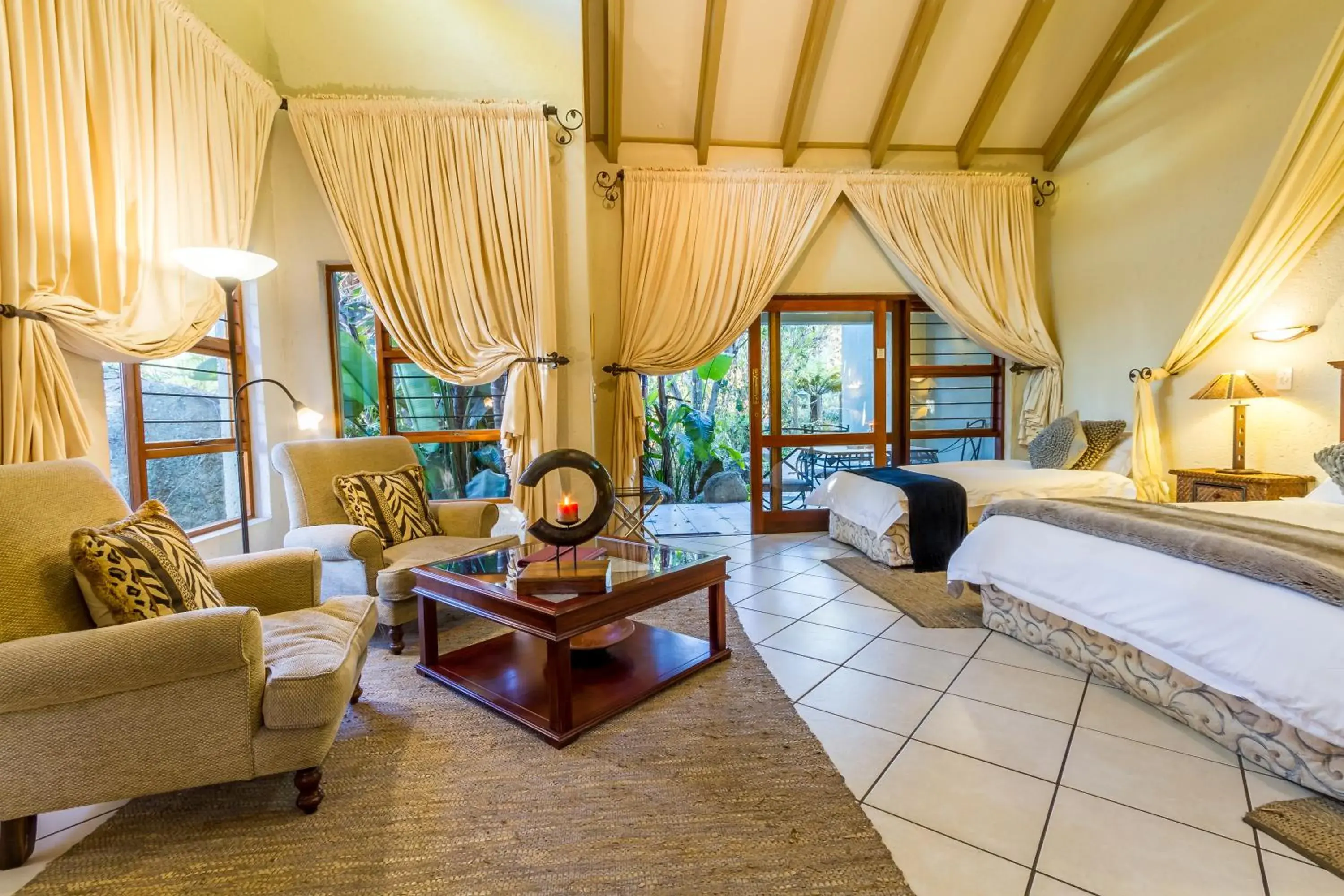 Queen Room with Bath in Jörn's Gästehaus Queen Room with Bath in Jörn's Gästehaus