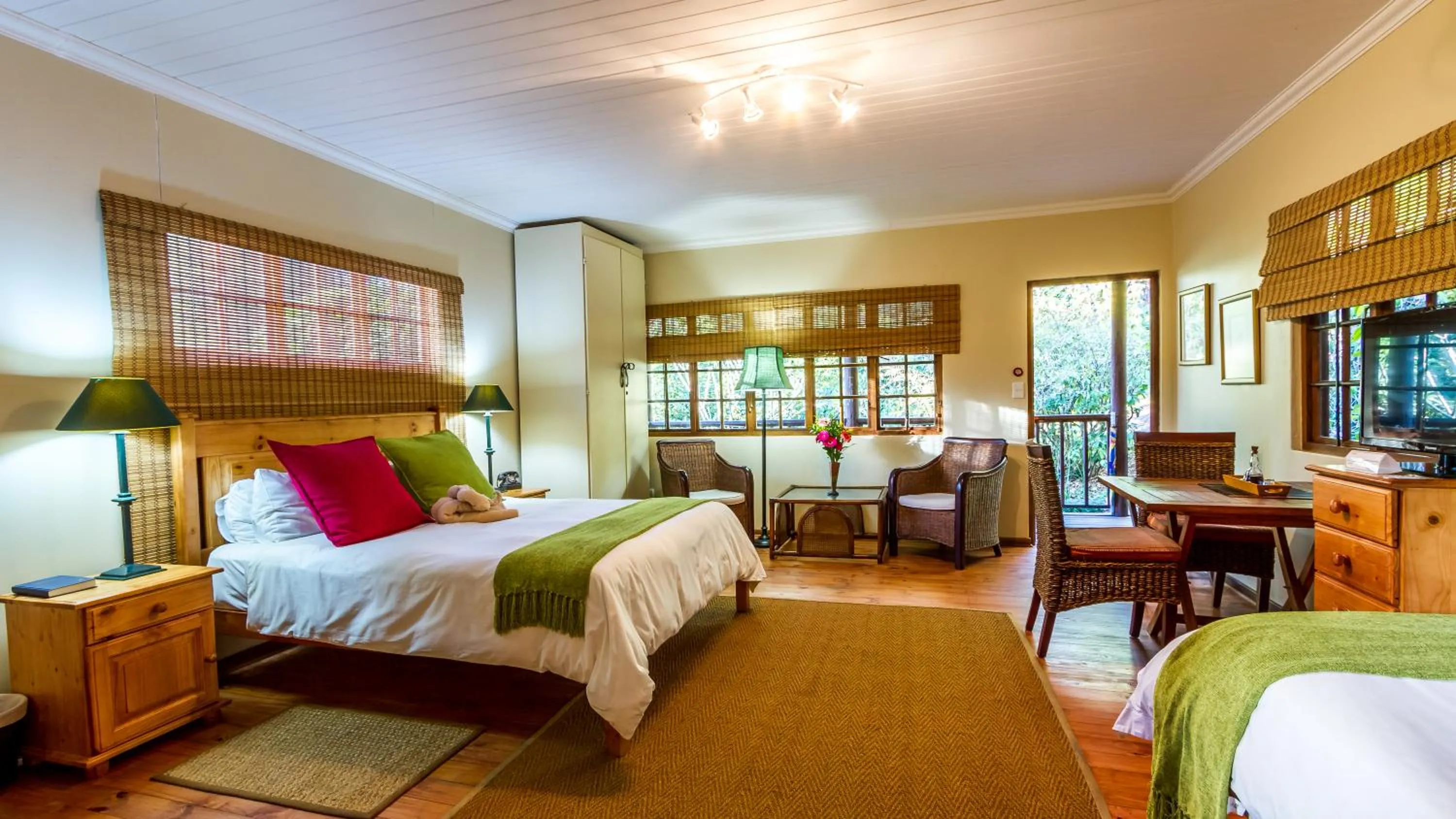 Photo of the whole room, Bed in Jörn's Gästehaus