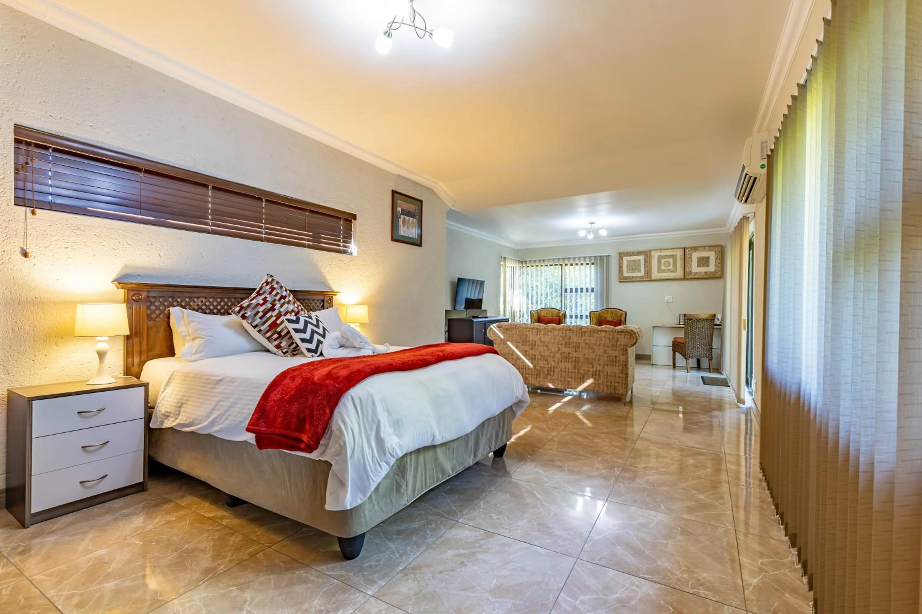 Bed in Jörn's Gästehaus