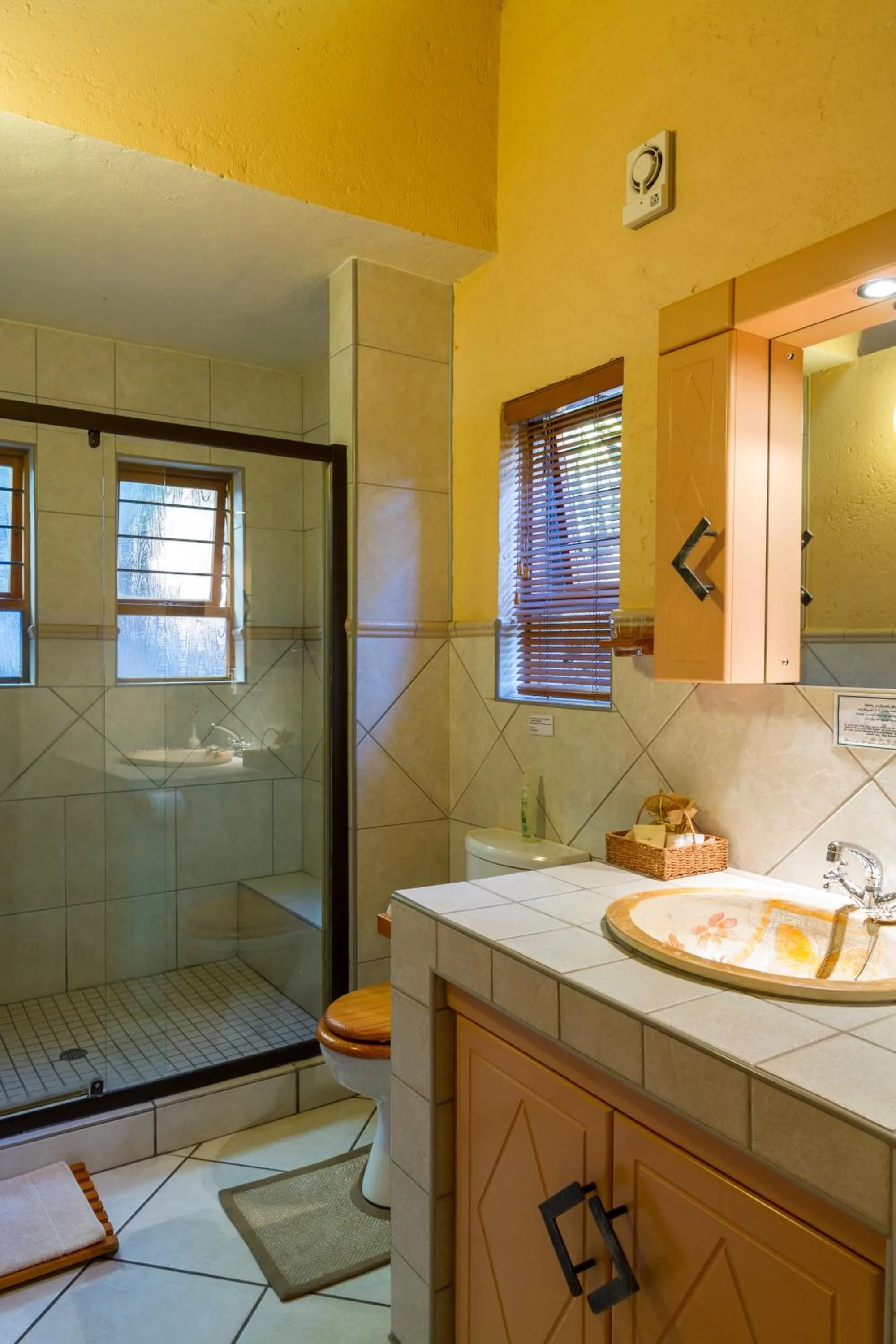 Bathroom in Jörn's Gästehaus