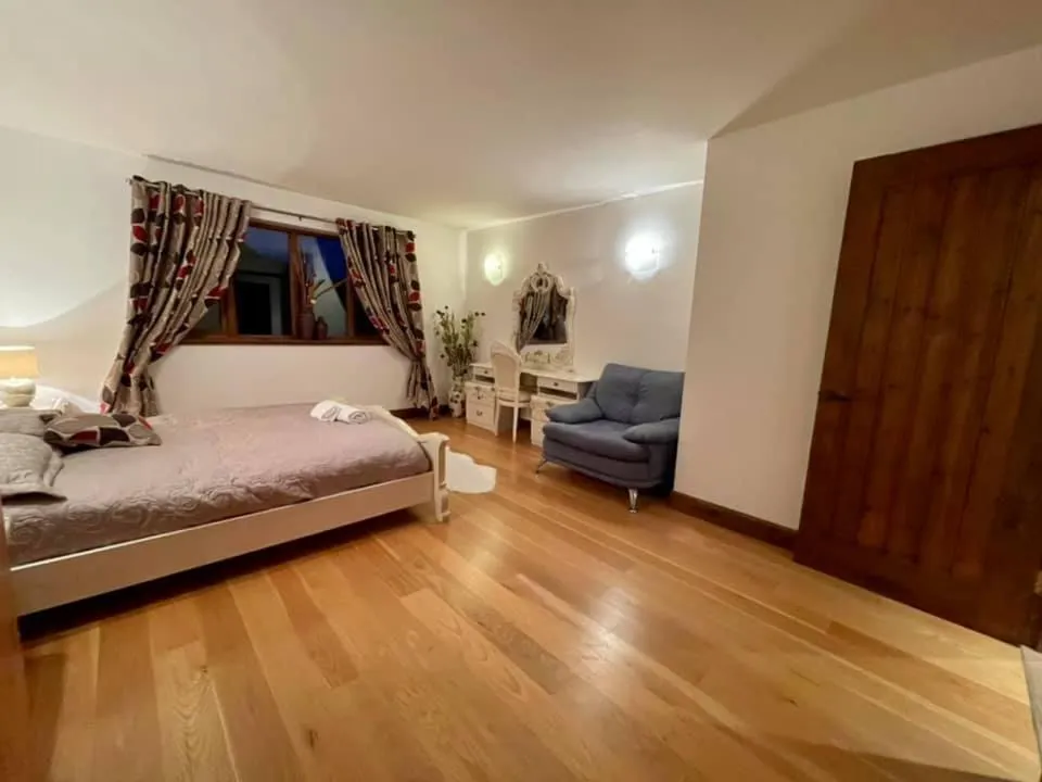 Bed in Barnfields Retreat