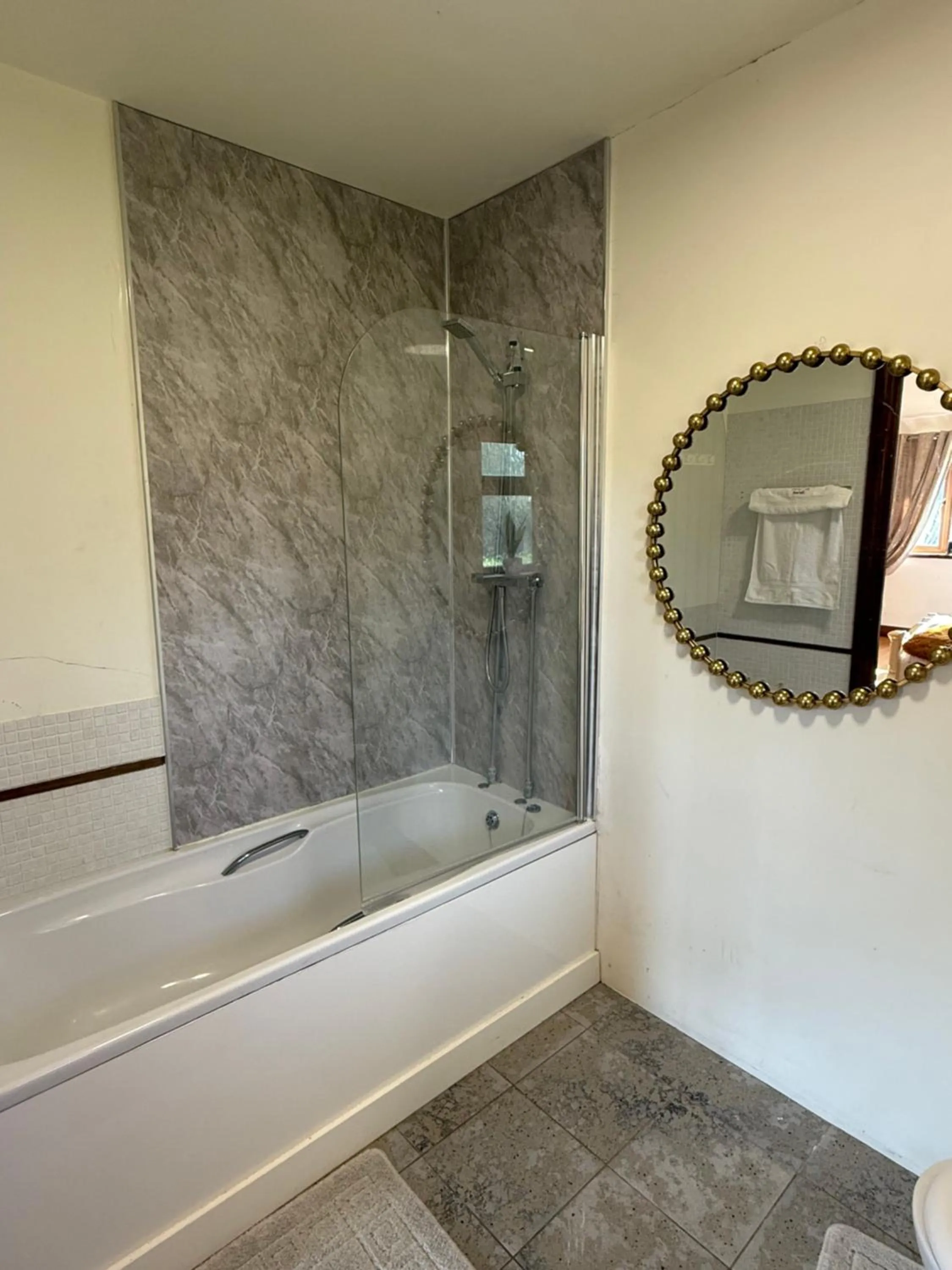 Bathroom in Barnfields Retreat