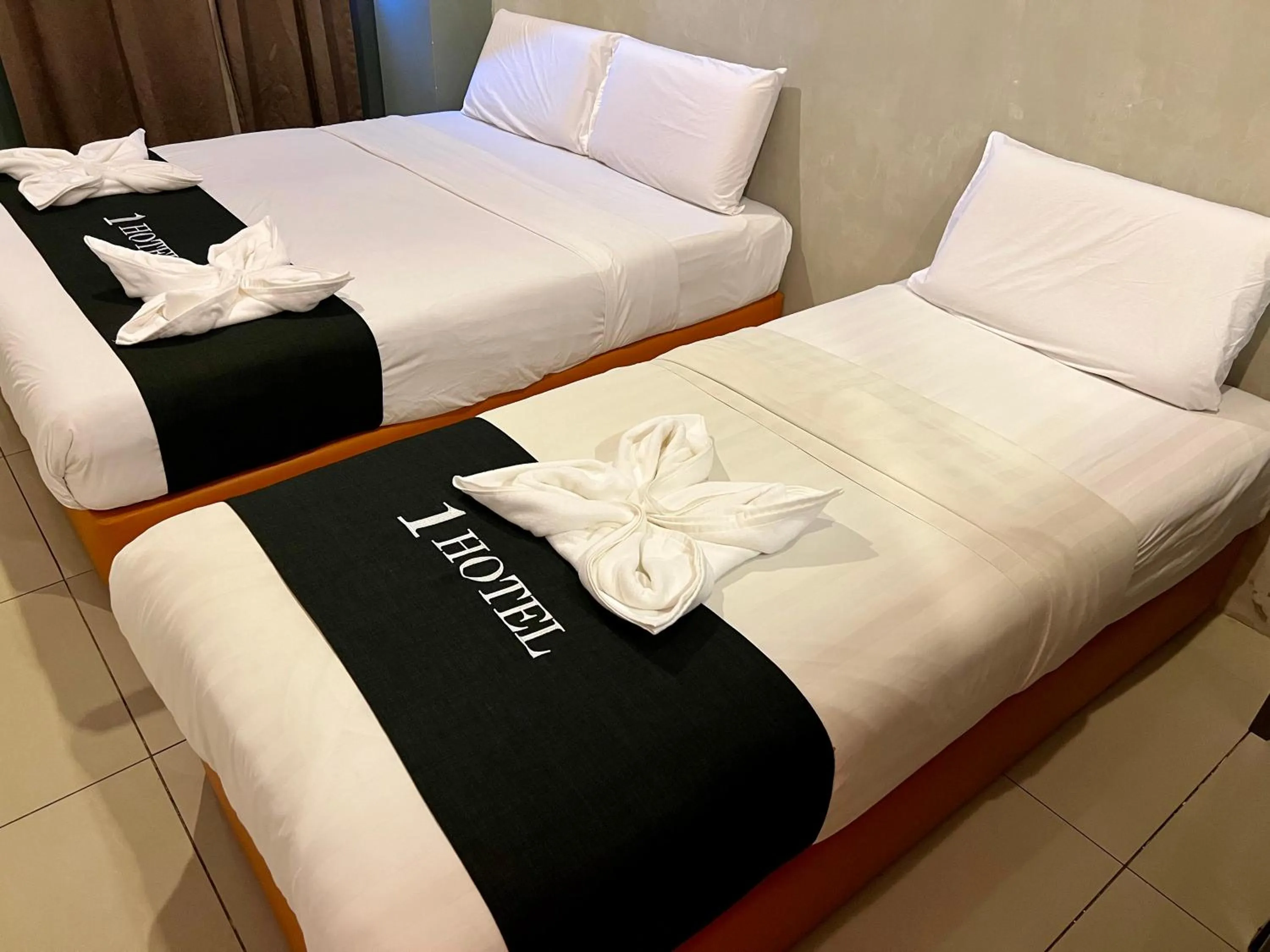 Bed in 1 Hotel Taman Connaught