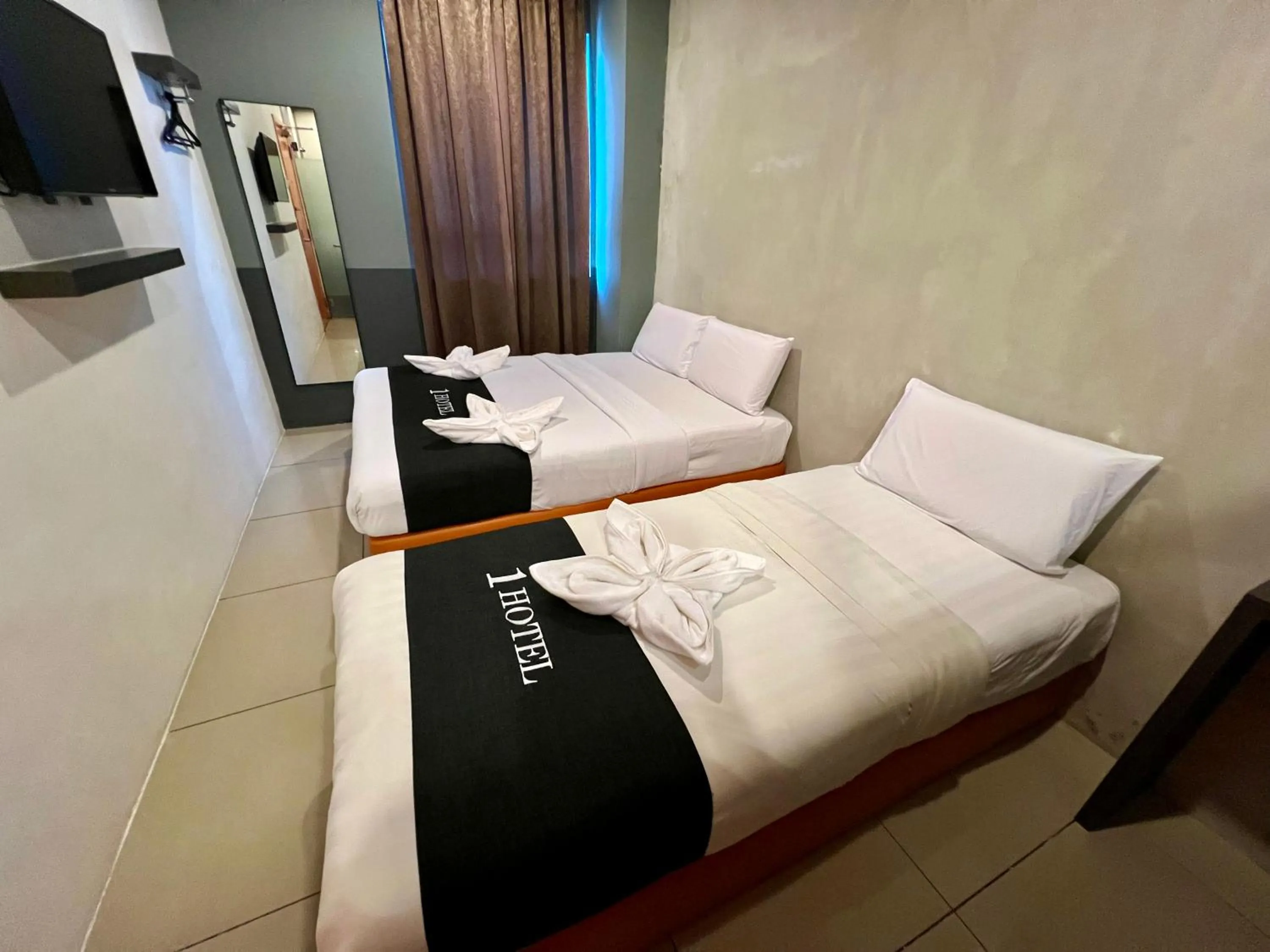 Bed in 1 Hotel Taman Connaught