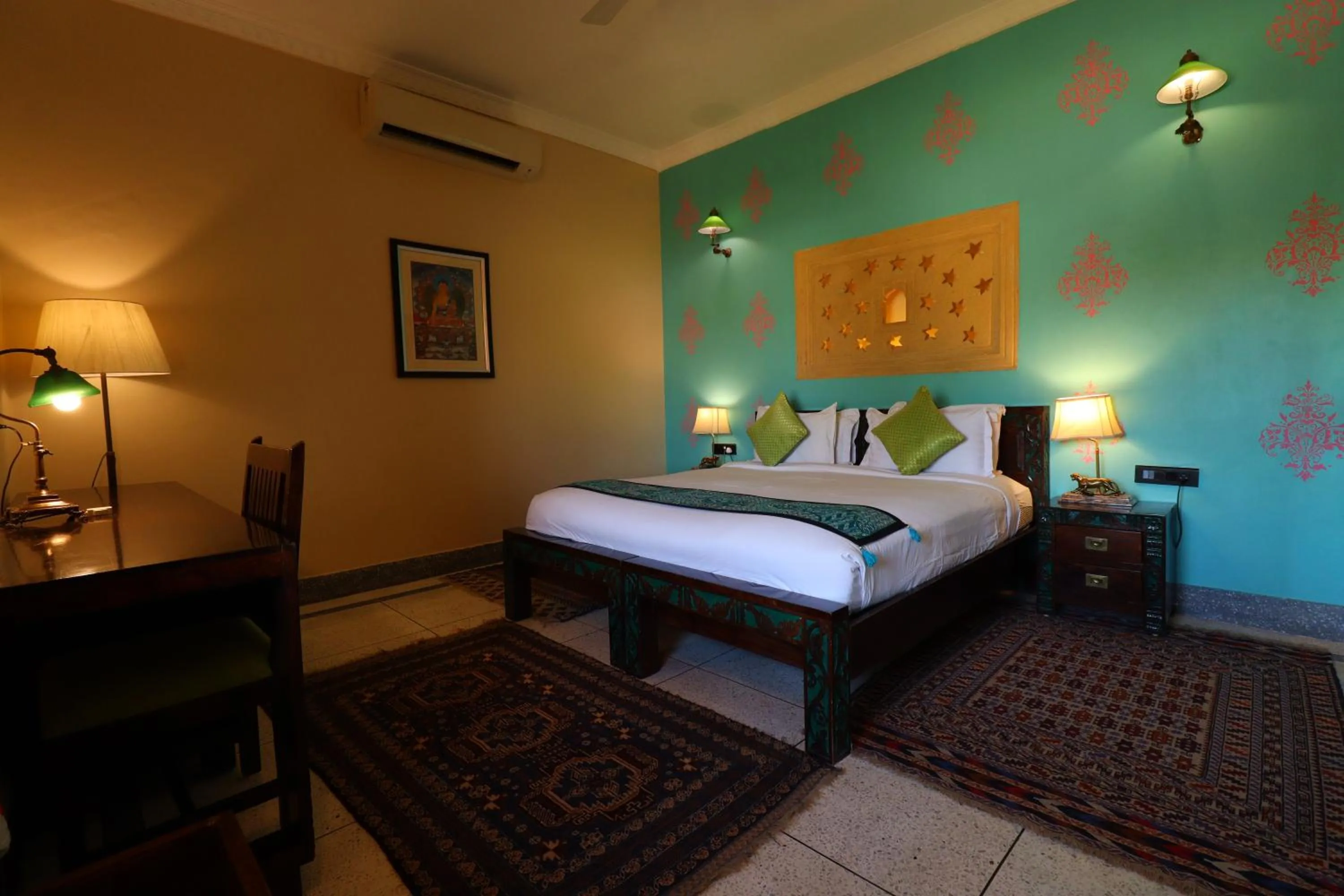 Bedroom, Bed in The Gulaal