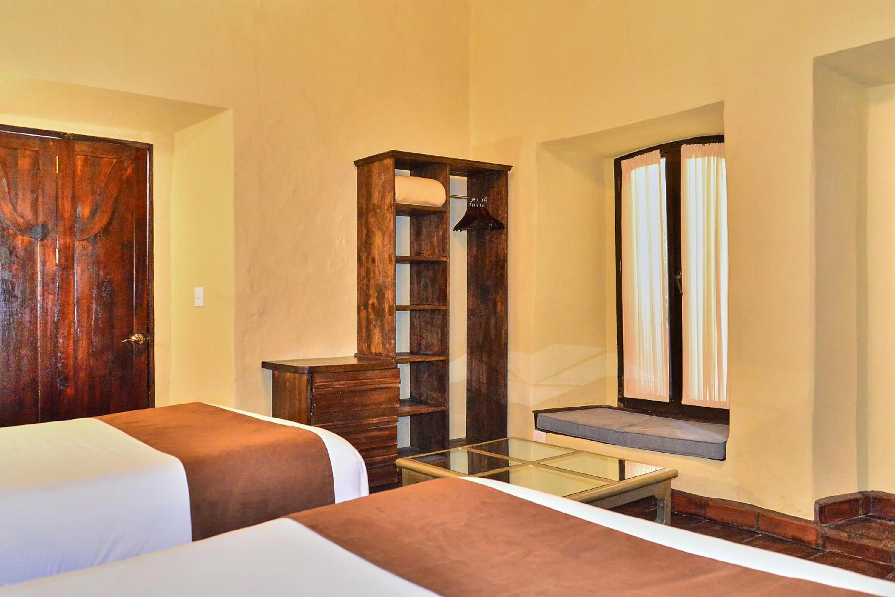 Photo of the whole room in Hotel Mesones 49