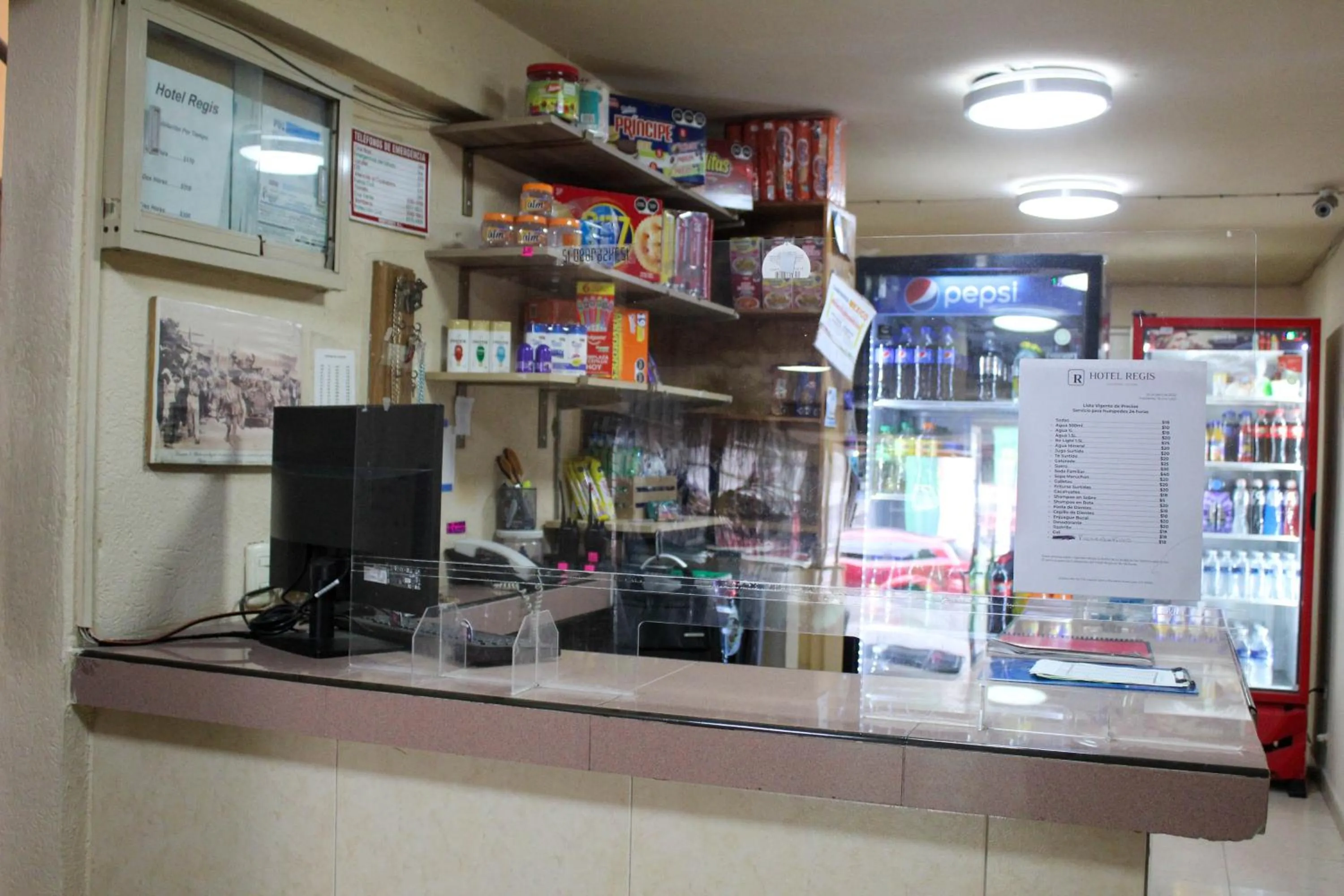 On-site shops in Hotel Regis