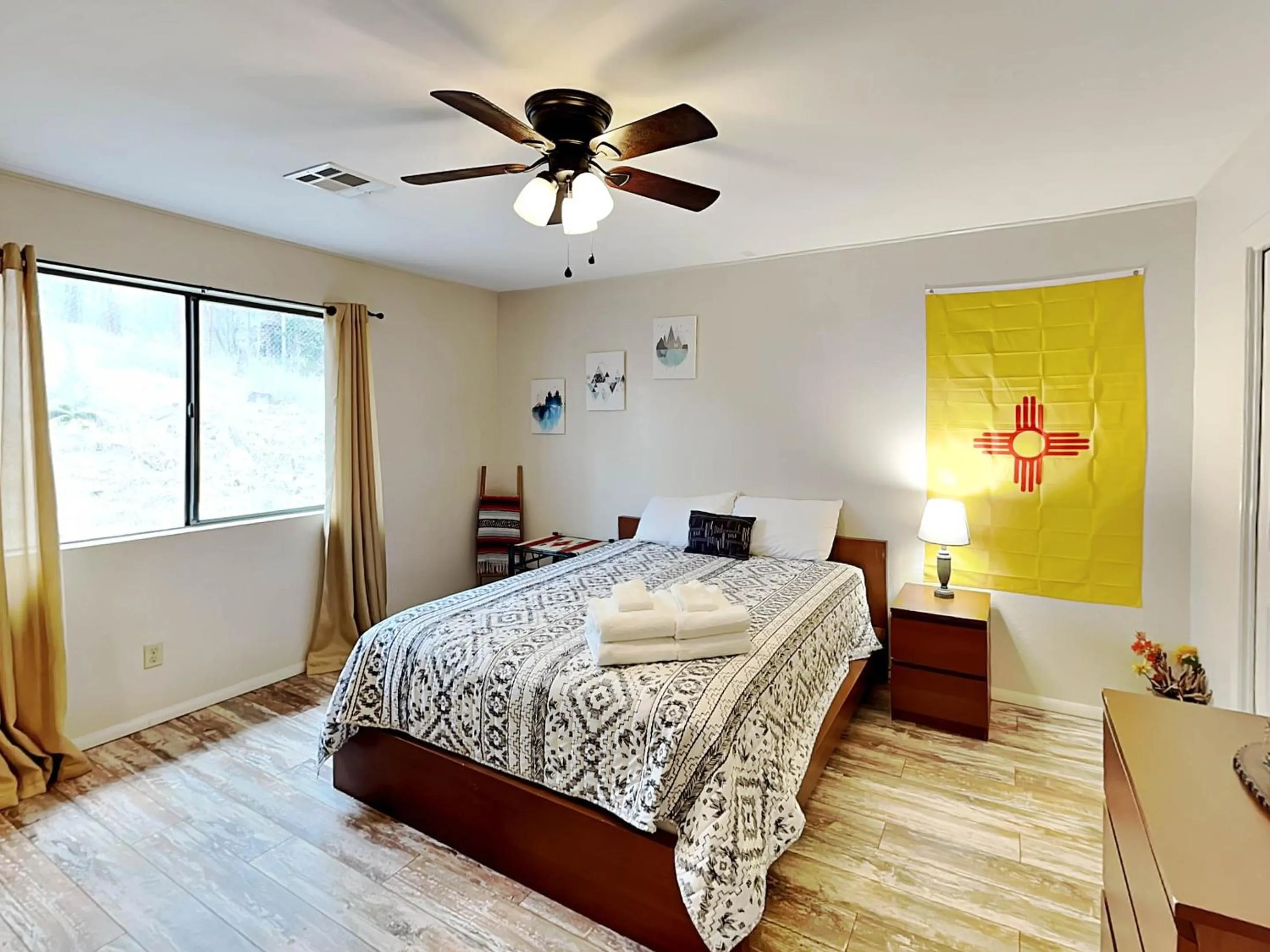 Property building, Bed in Elks Landing