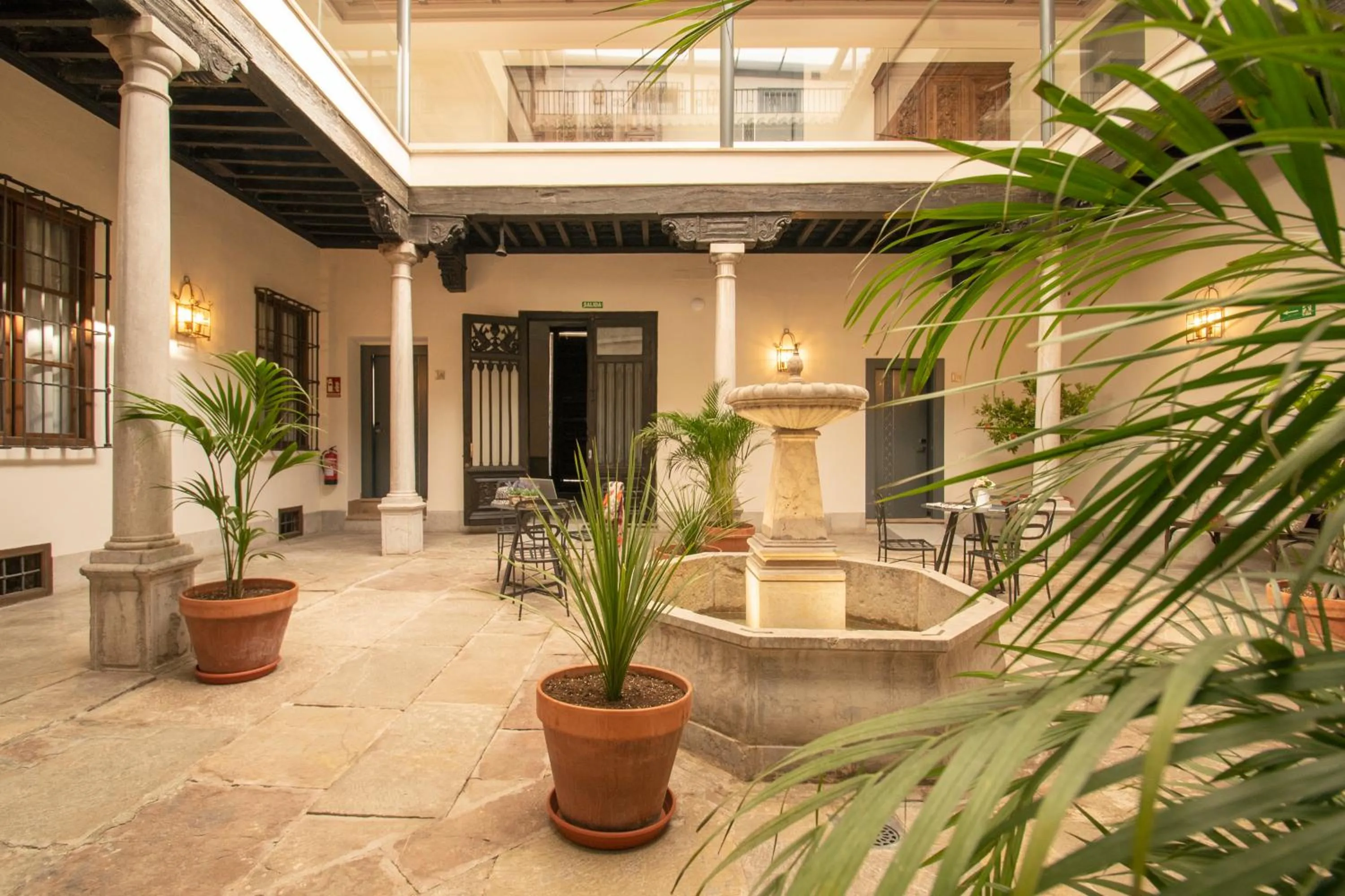 Patio in Palacete 1620, Premium Suites, Only adults