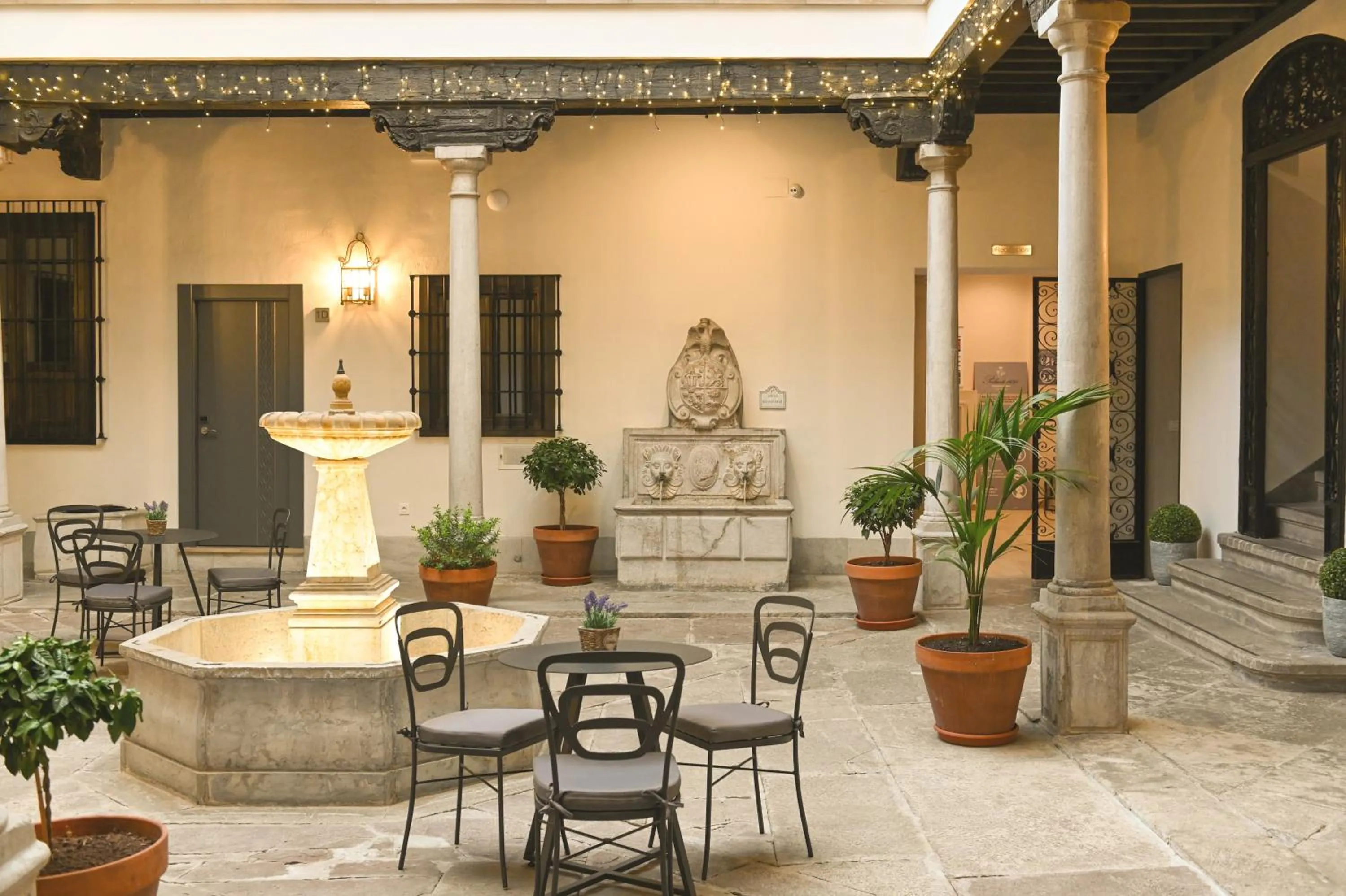 Patio in Palacete 1620, Premium Suites, Only adults