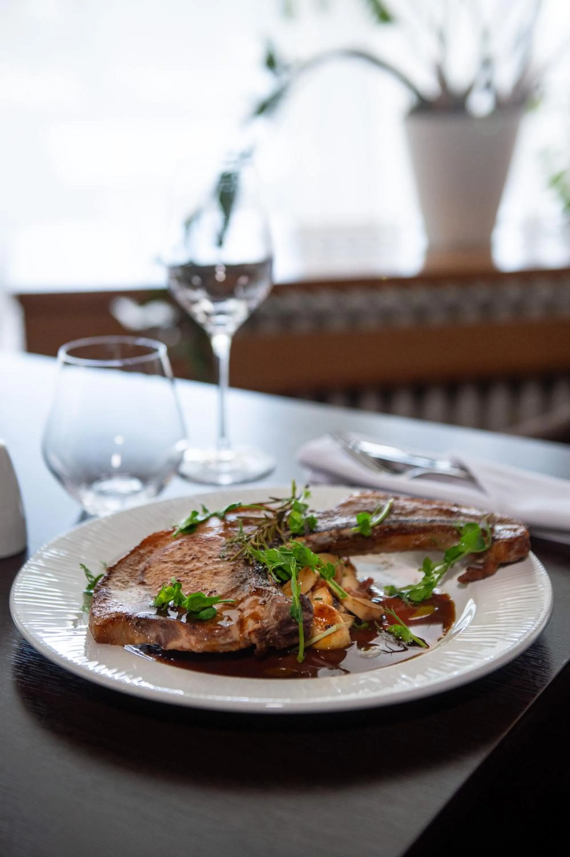 Restaurant/places to eat in Hotel Cascade