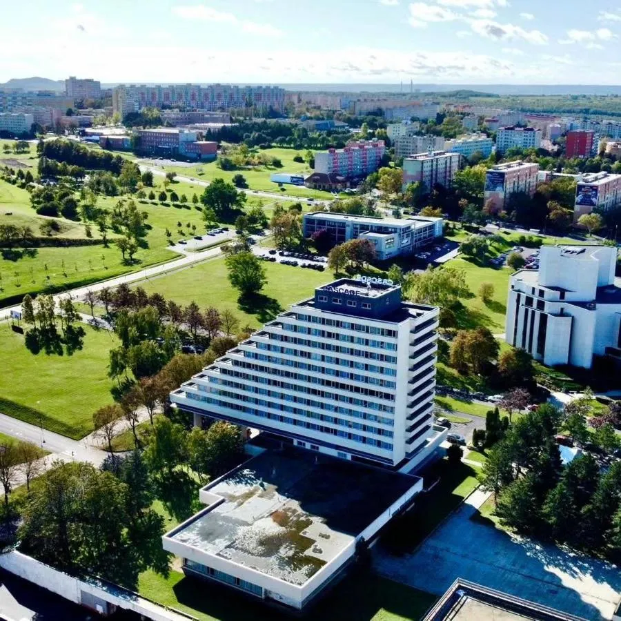 Property building in Hotel Cascade