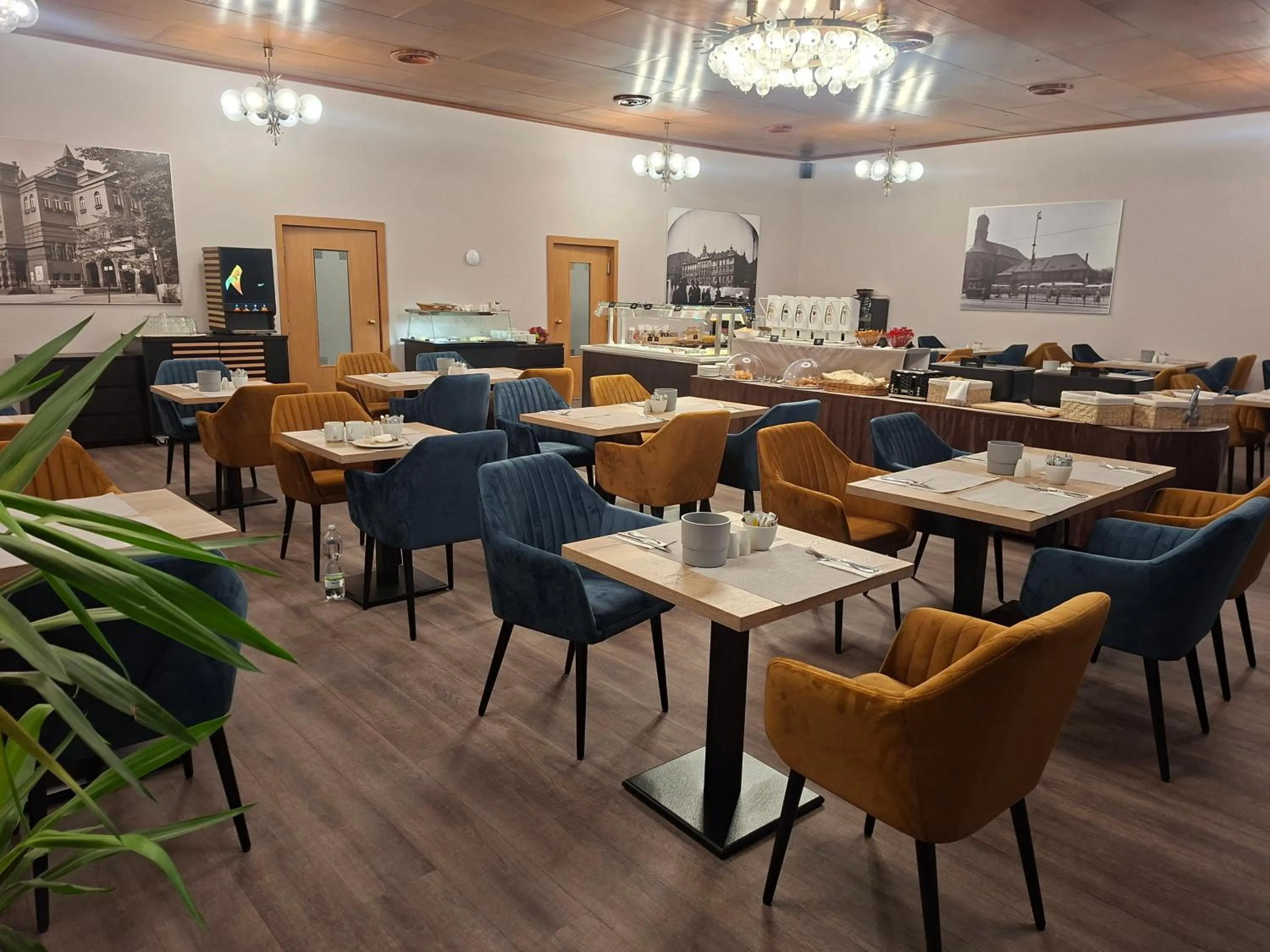 Restaurant/places to eat in Hotel Cascade