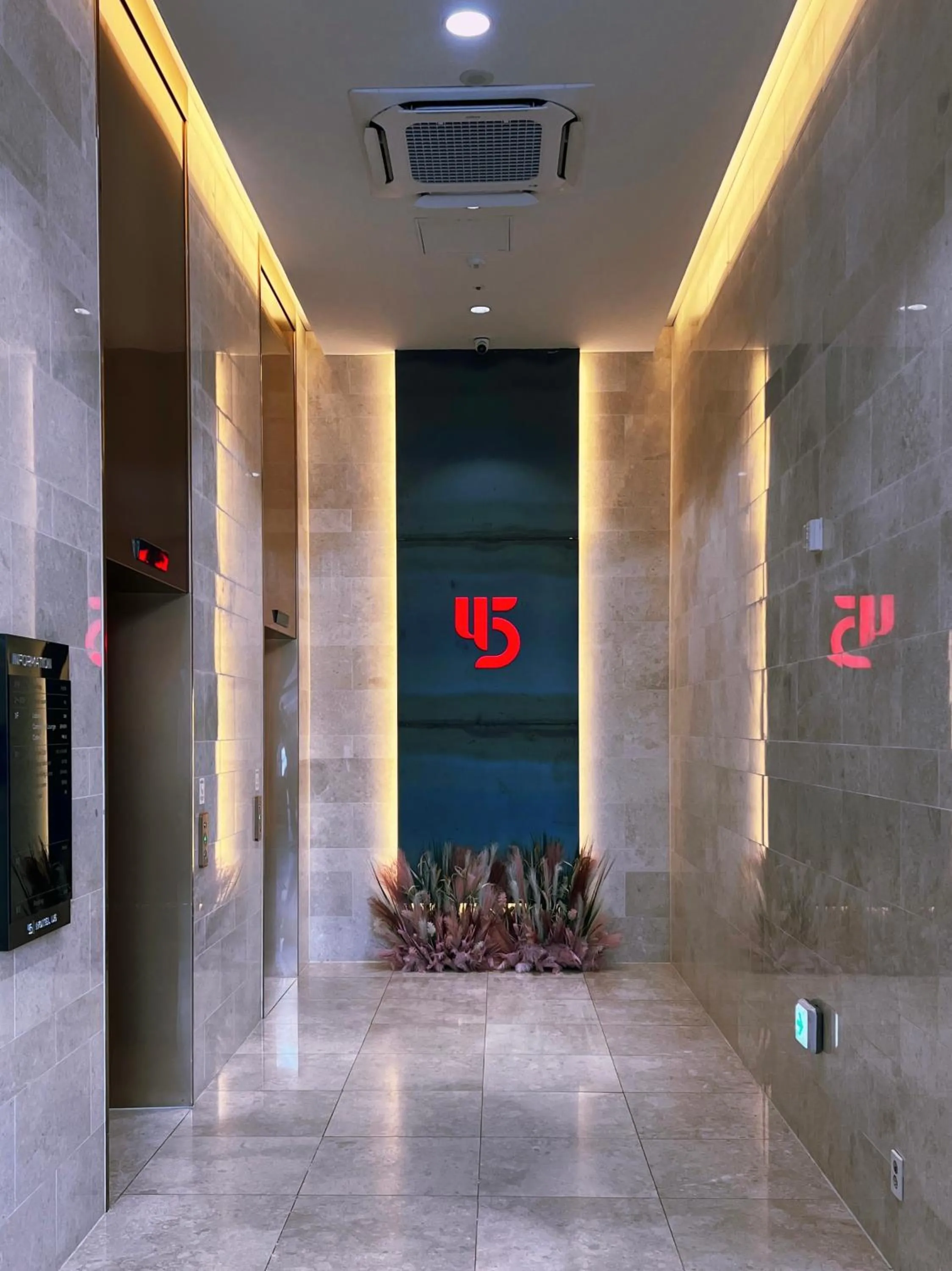 Property building in Hotel U5