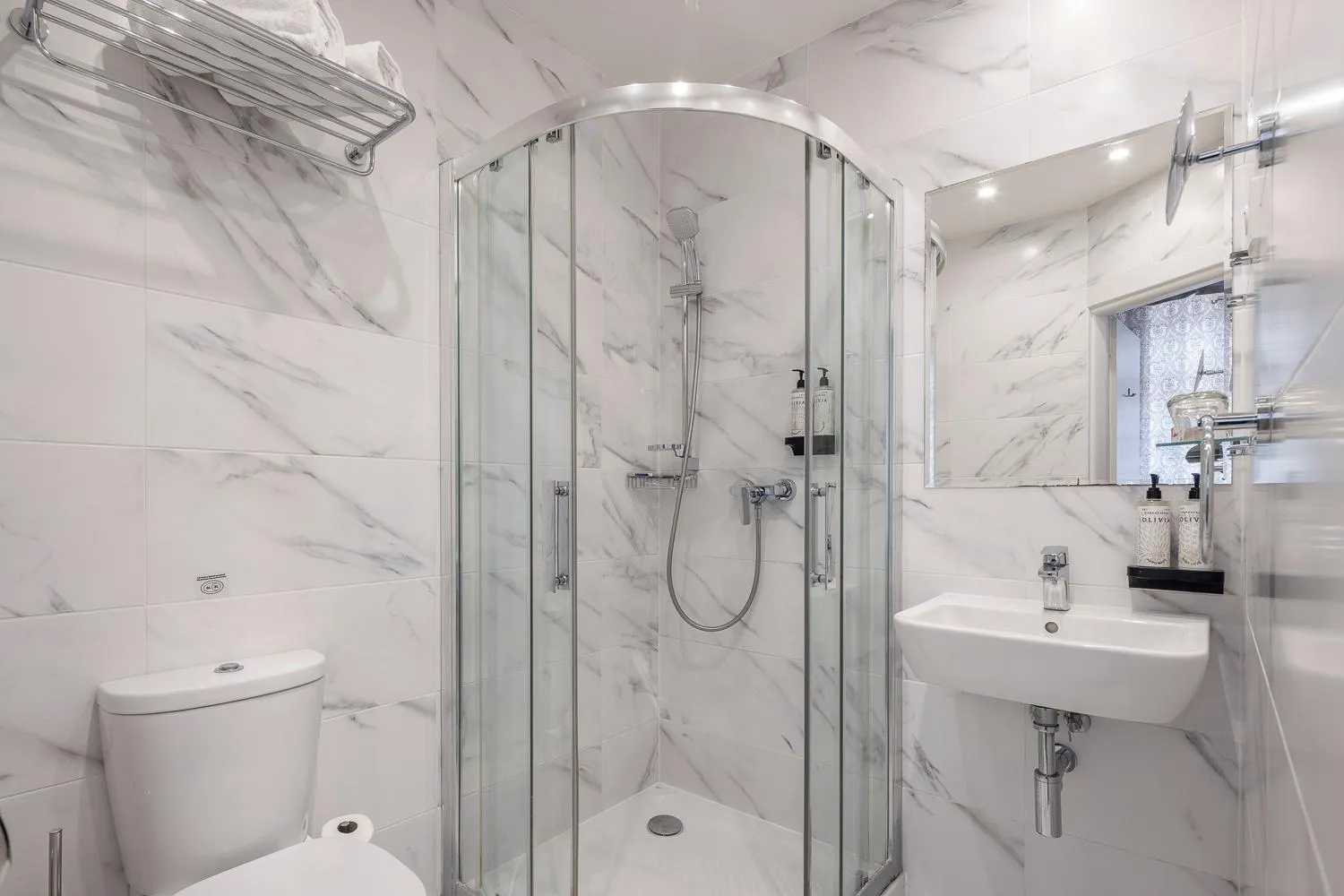 Bathroom in Pytloun Old Armoury Hotel Prague, Stará Zbrojnice