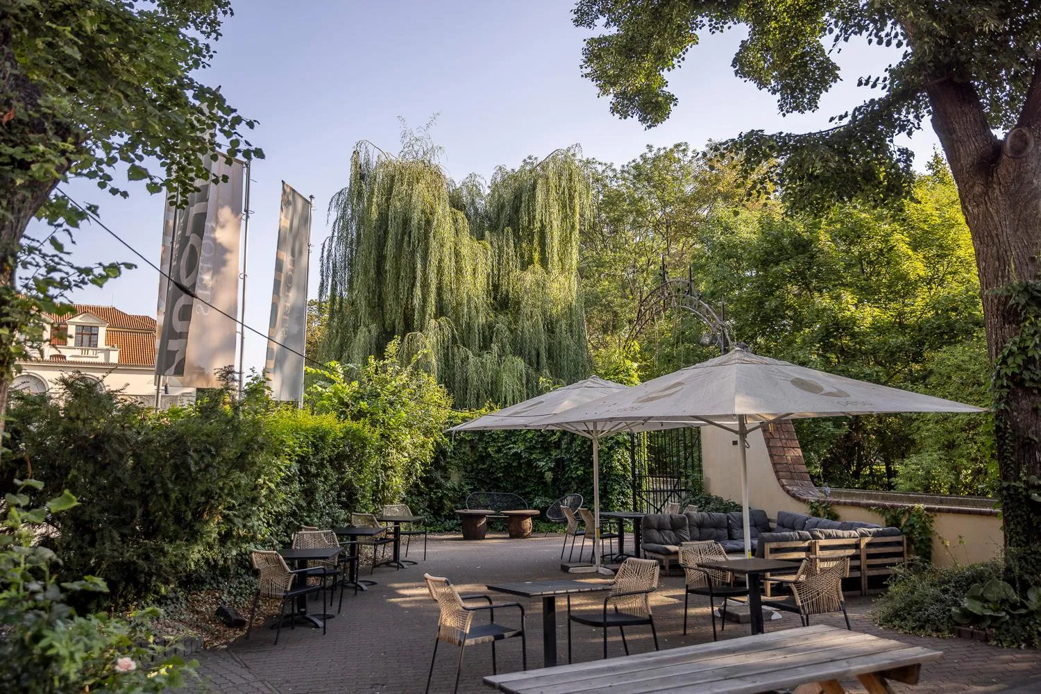 Restaurant/places to eat in Pytloun Old Armoury Hotel Prague, Stará Zbrojnice