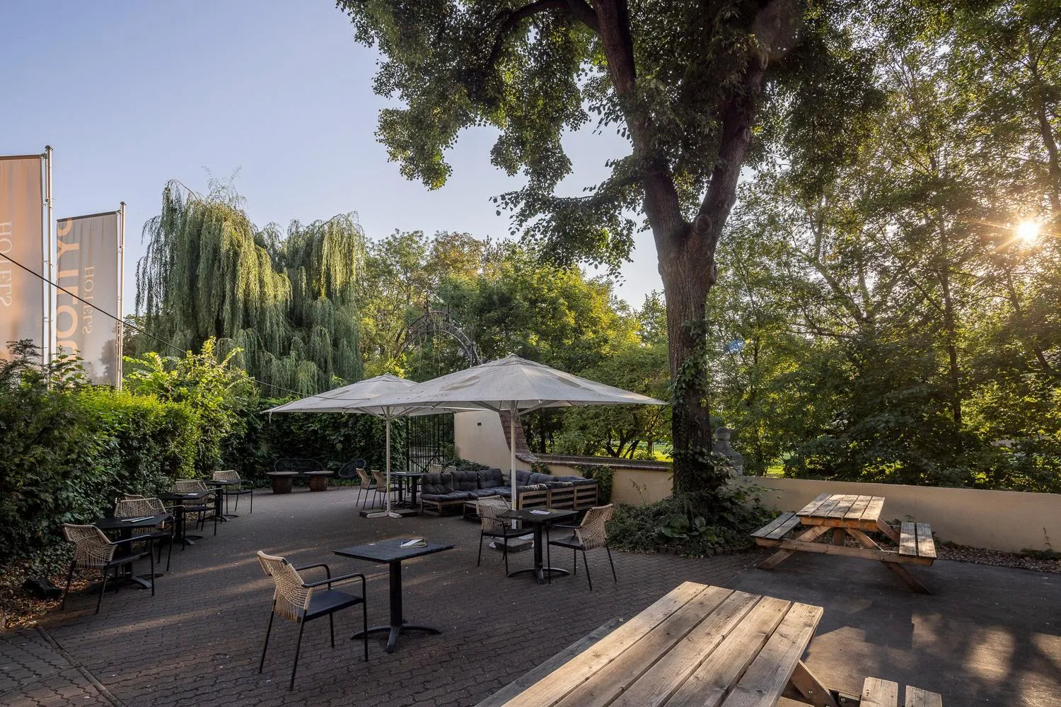 Restaurant/places to eat in Pytloun Old Armoury Hotel Prague, Stará Zbrojnice