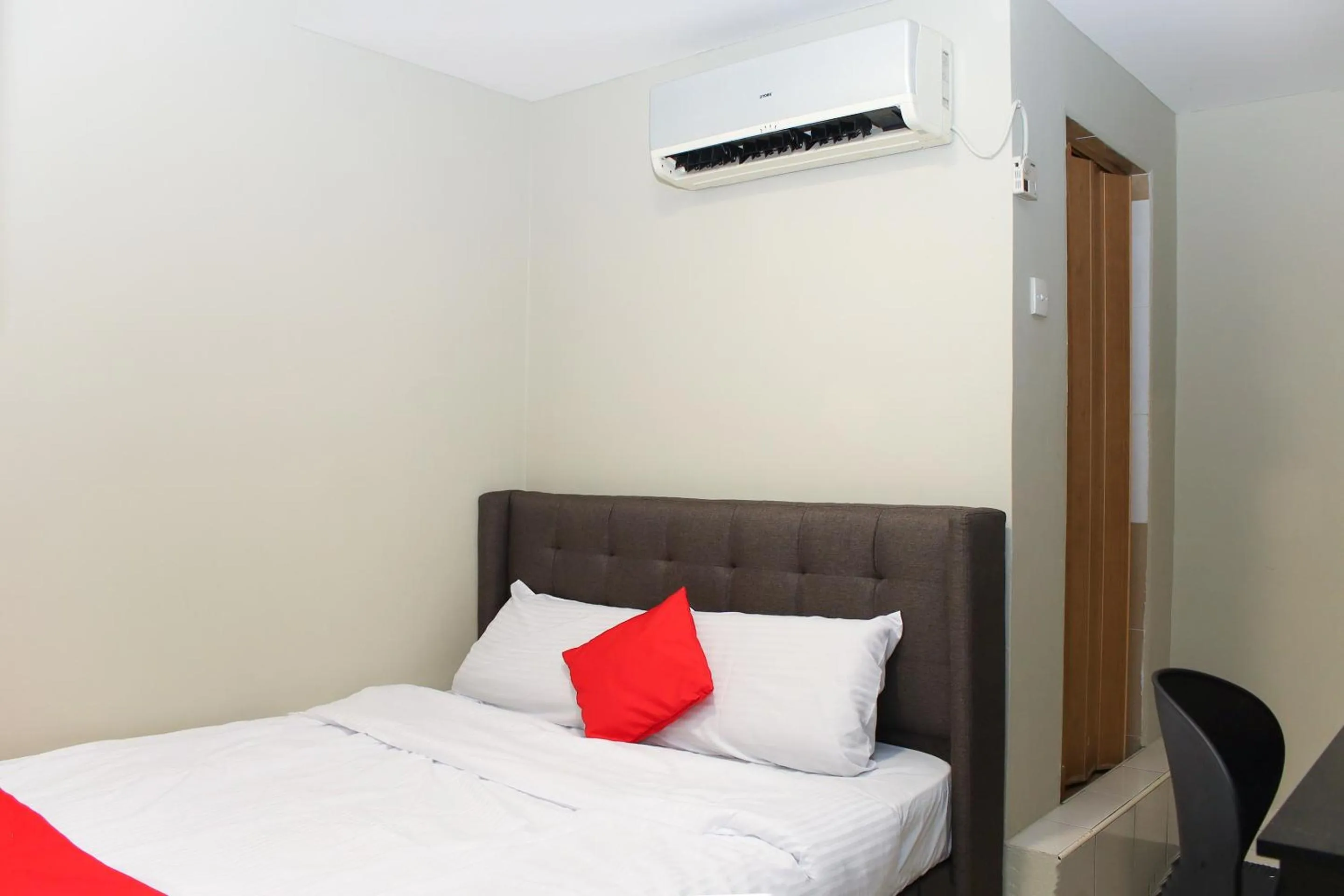 Bedroom in Hotel O Prima Saujana Budget Hotel