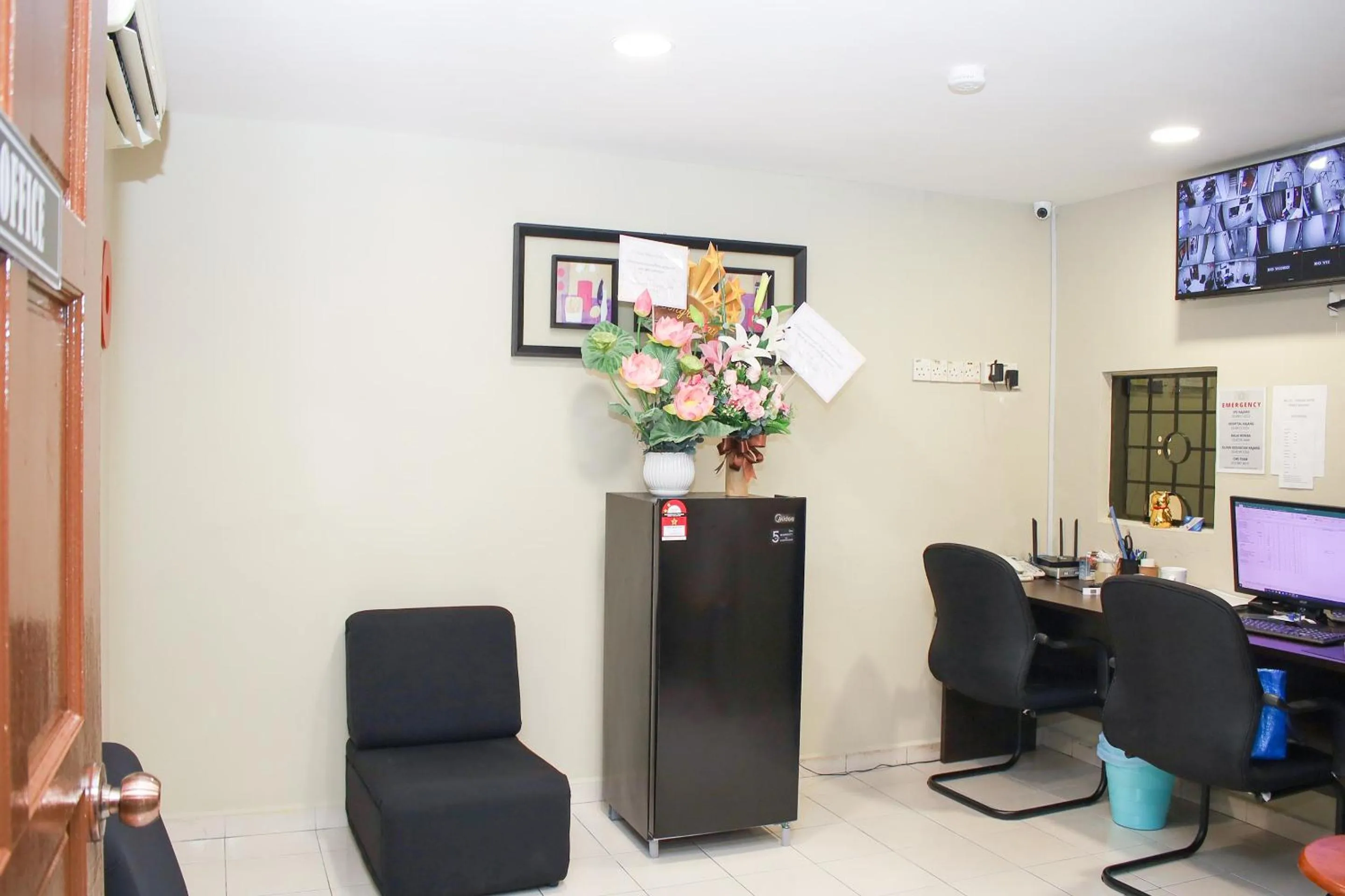 Lobby or reception in Hotel O Prima Saujana Budget Hotel