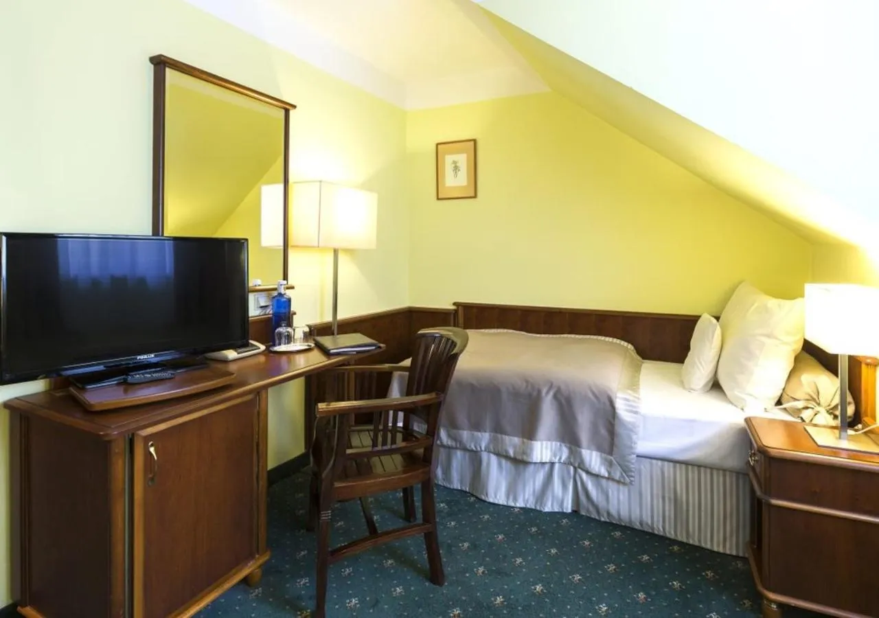 Bed in Hotel Selsky Dvur - Bohemian Village Courtyard