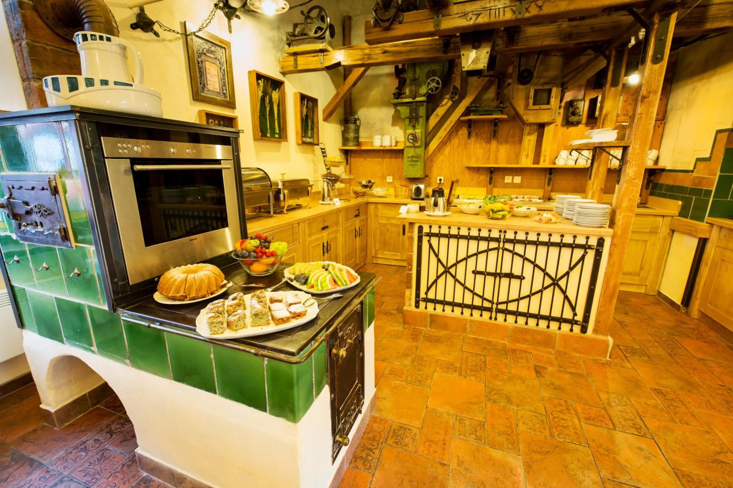 Restaurant/places to eat in Hotel Selsky Dvur - Bohemian Village Courtyard