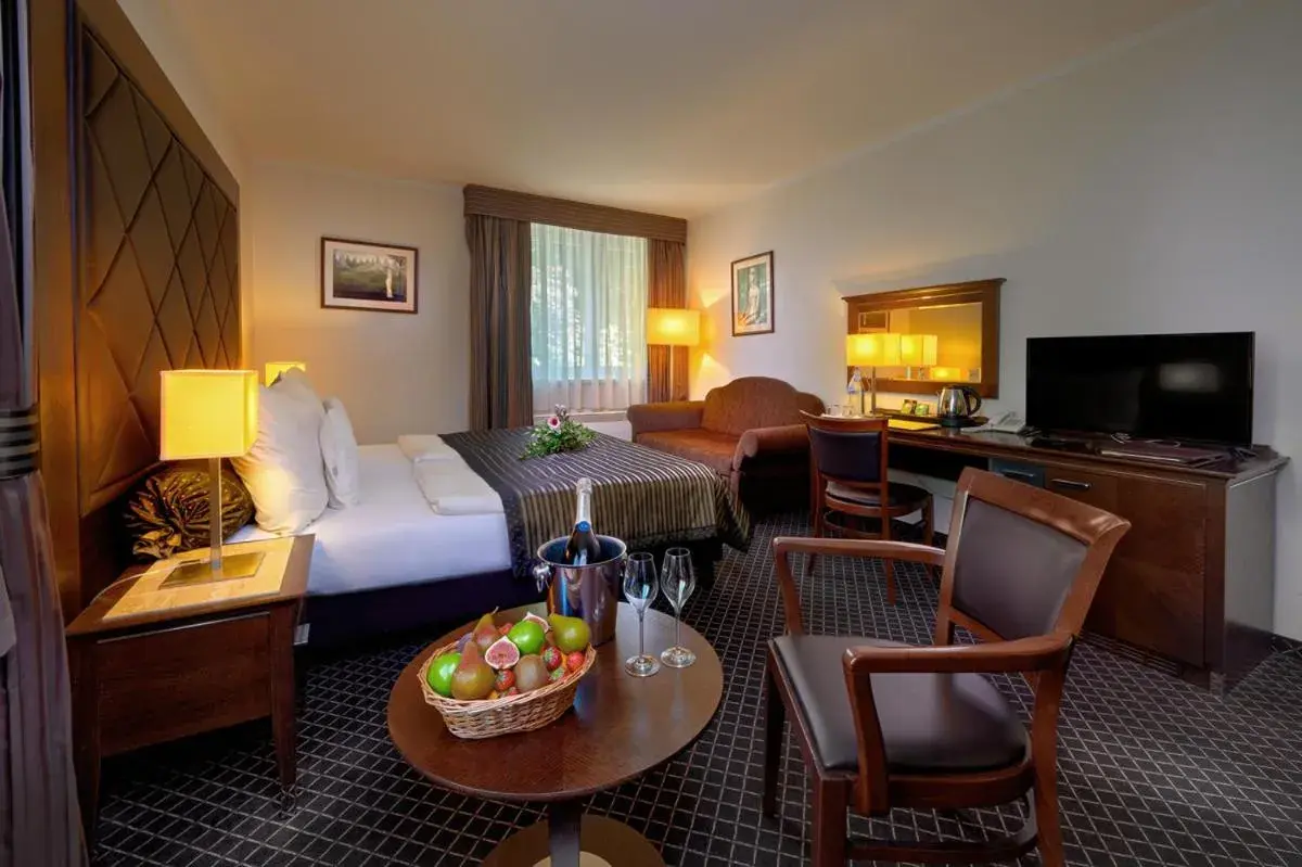 Superior Deluxe Double or Twin Room in Hotel Selsky Dvur - Bohemian Village Courtyard Superior Deluxe Double or Twin Room in Hotel Selsky Dvur - Bohemian Village Courtyard