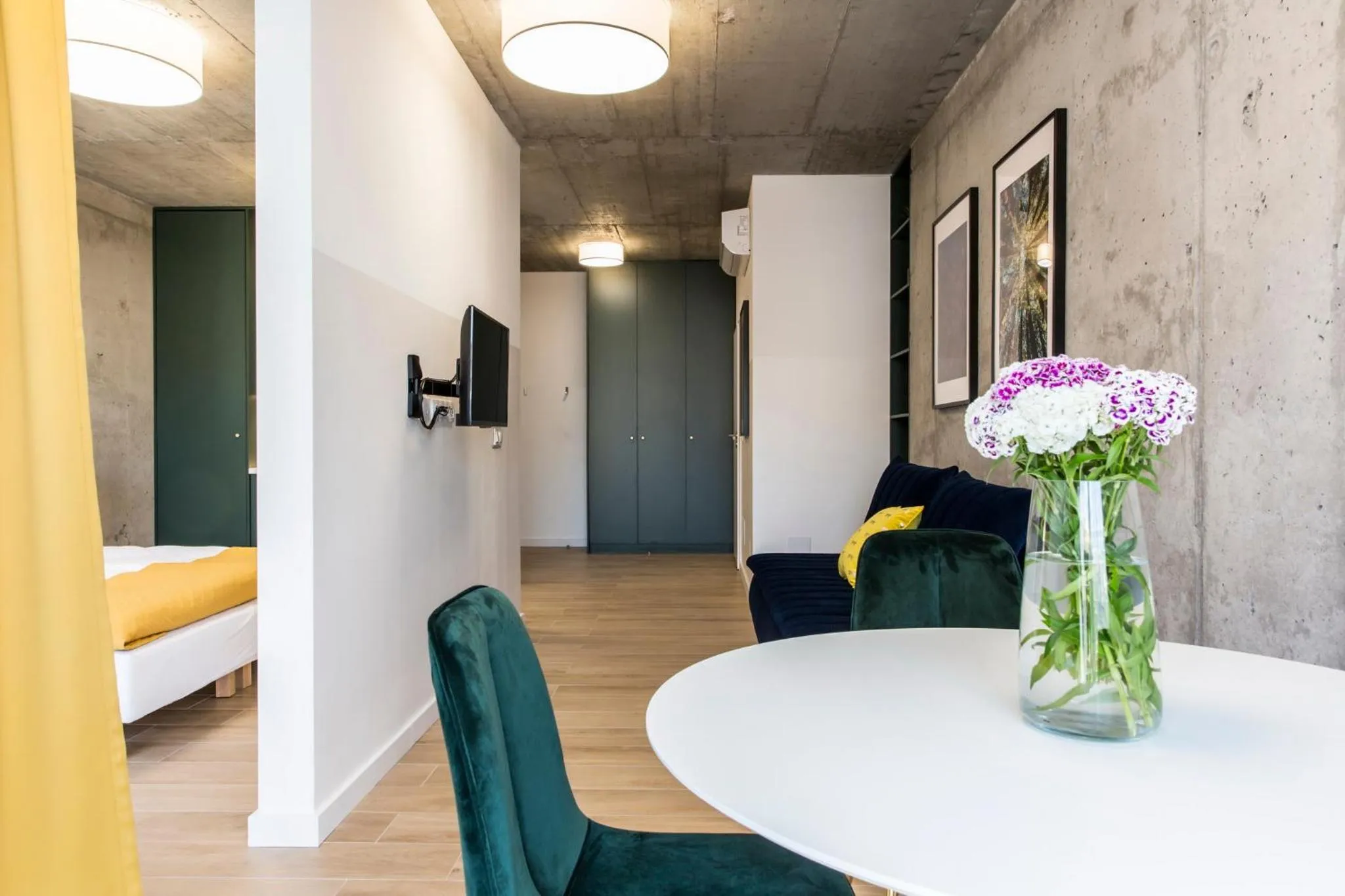 Photo of the whole room, Bed in Piedmont House