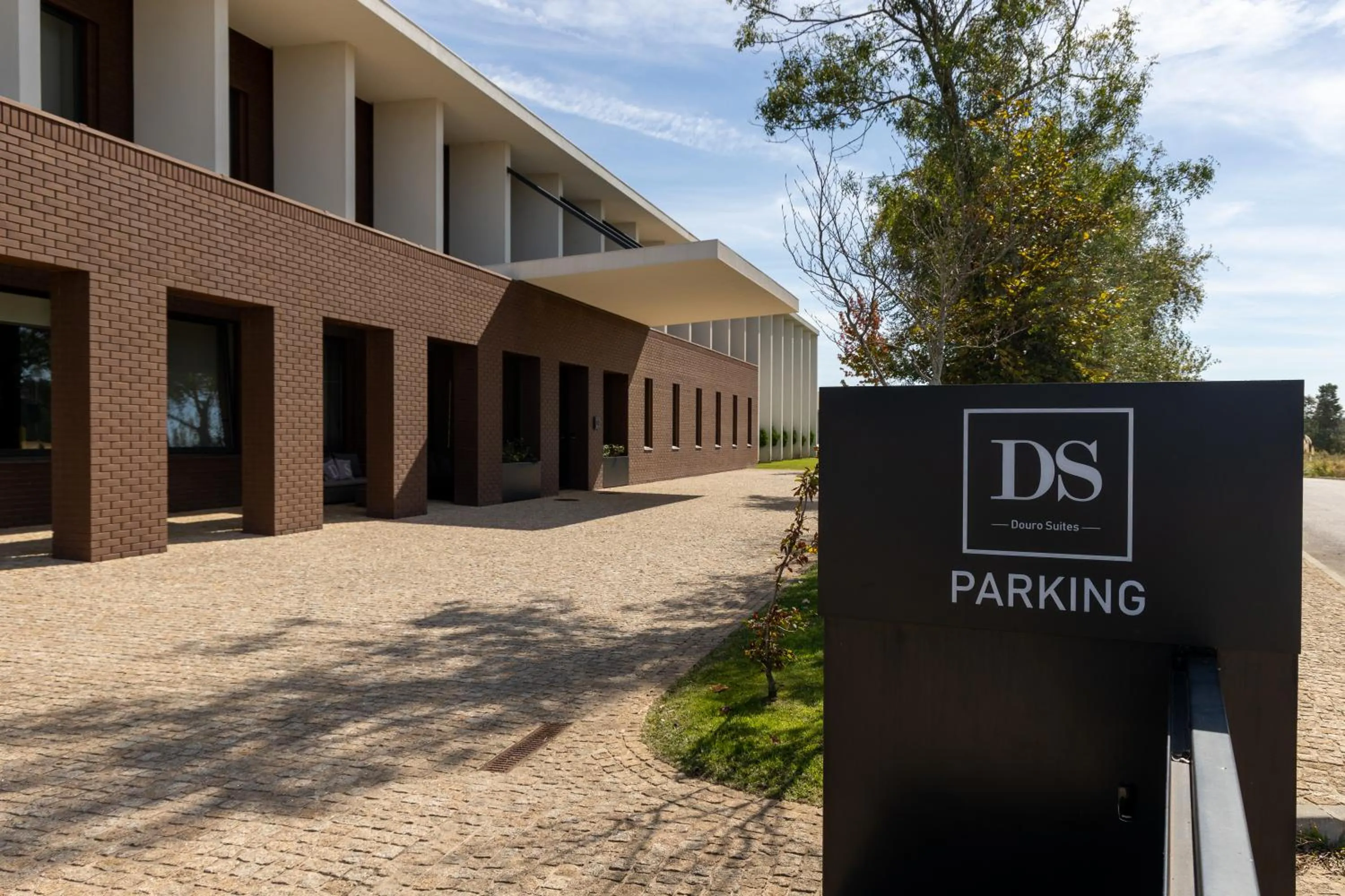 Parking in DS Hotel Lusopark