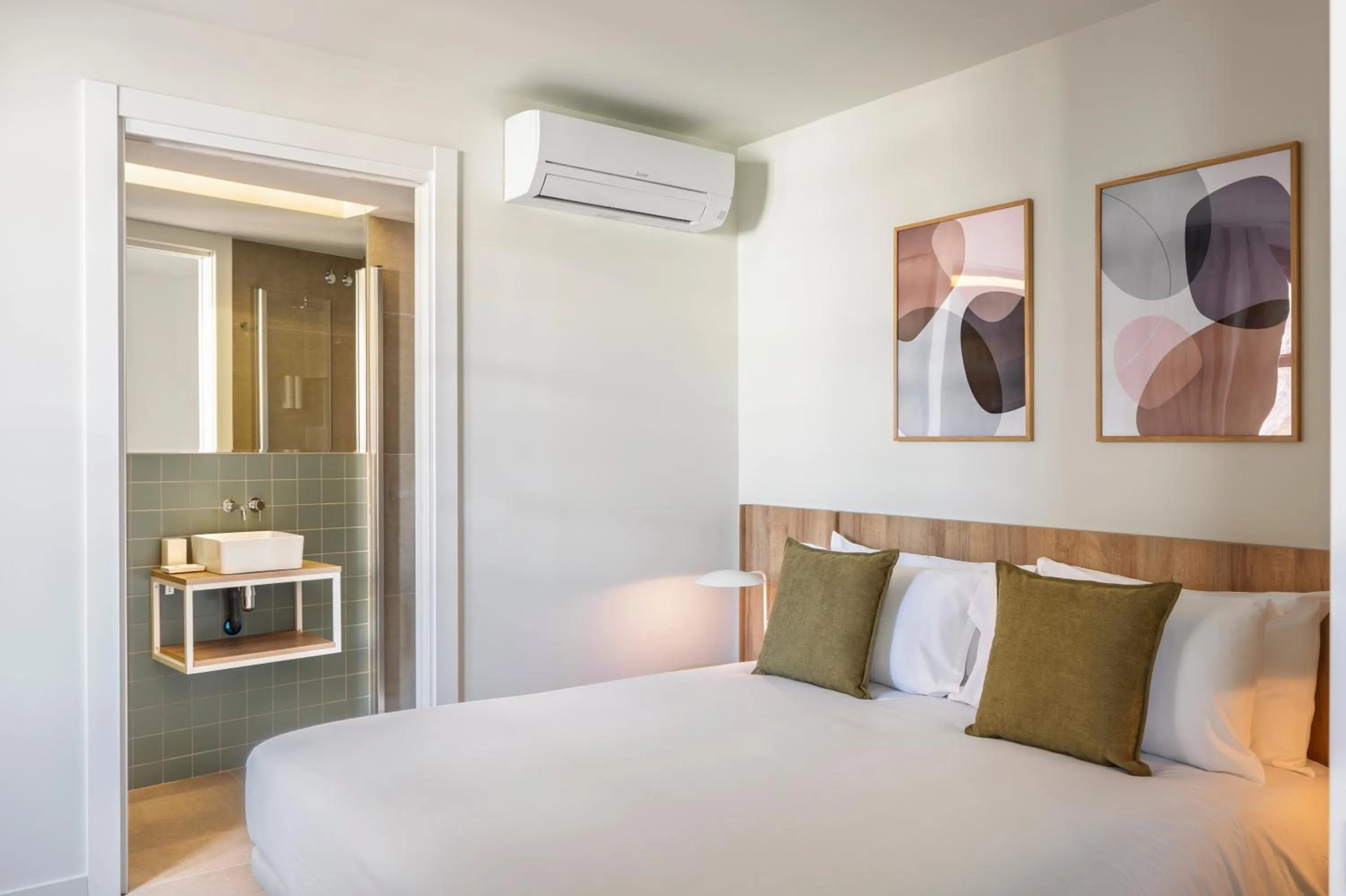 Bedroom, Bed in Aspasios Garden Apartments