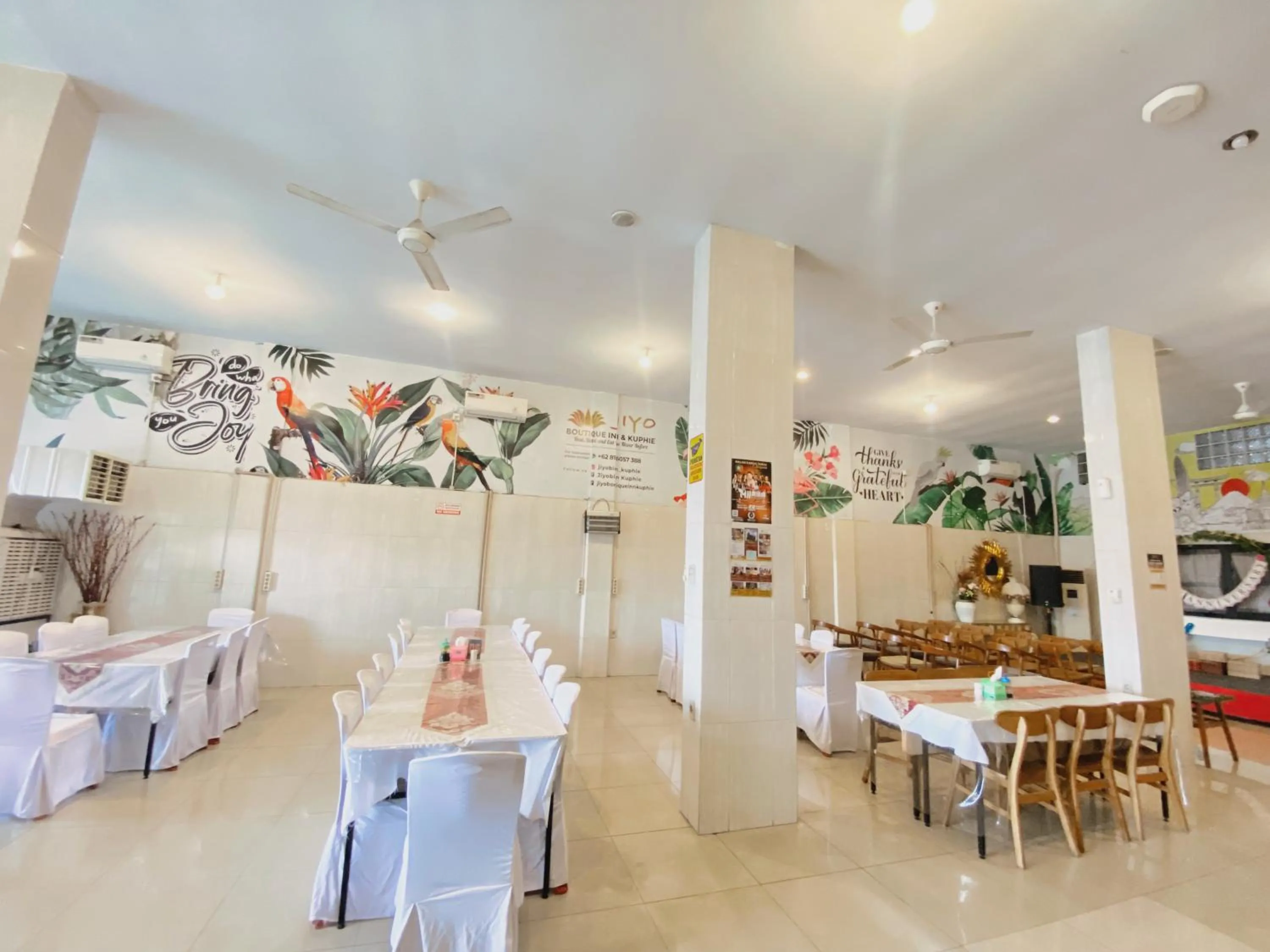 Restaurant/places to eat in JIYO BOUTIQUE Hotel