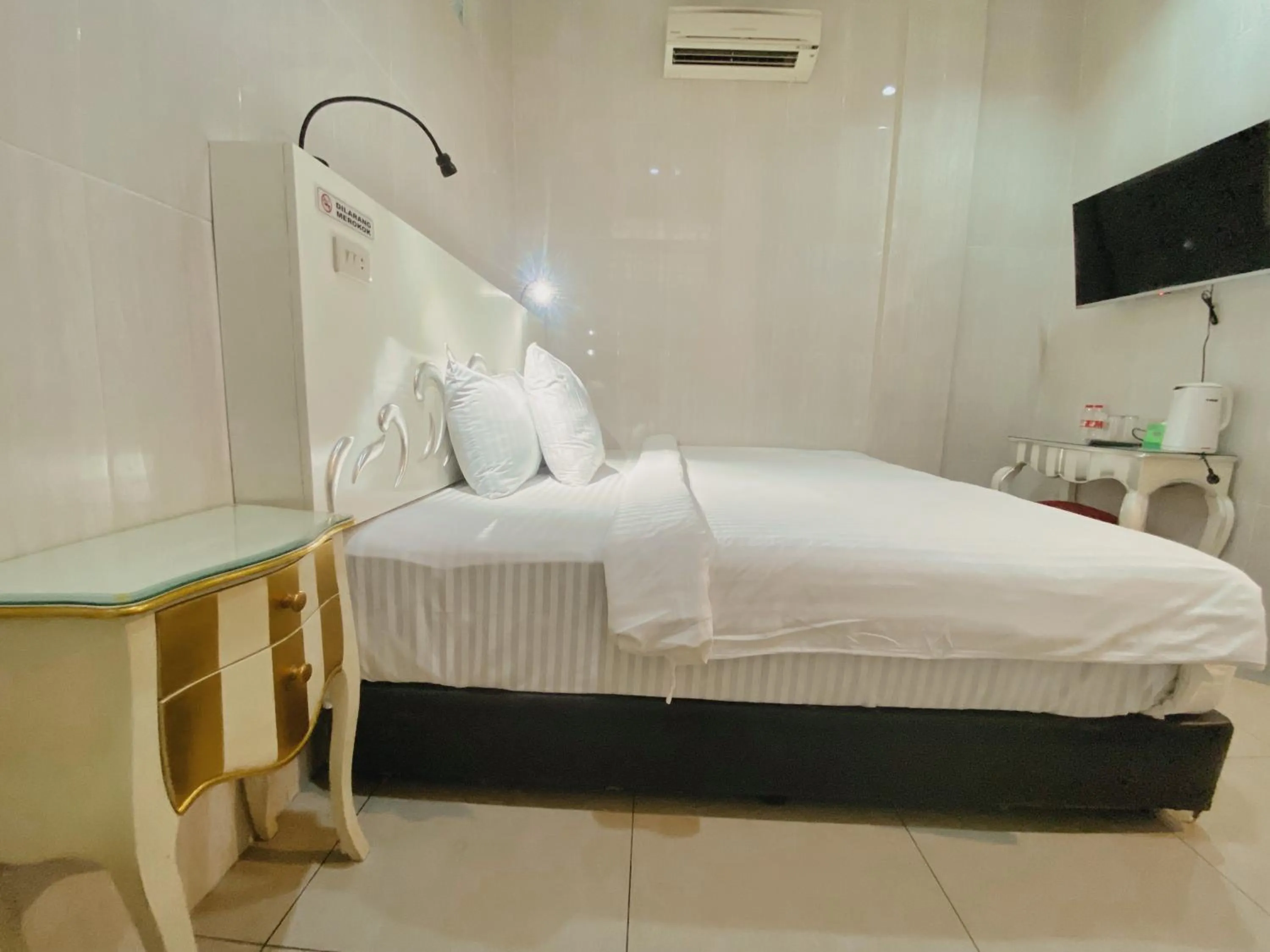 Bedroom, Bed in JIYO BOUTIQUE Hotel