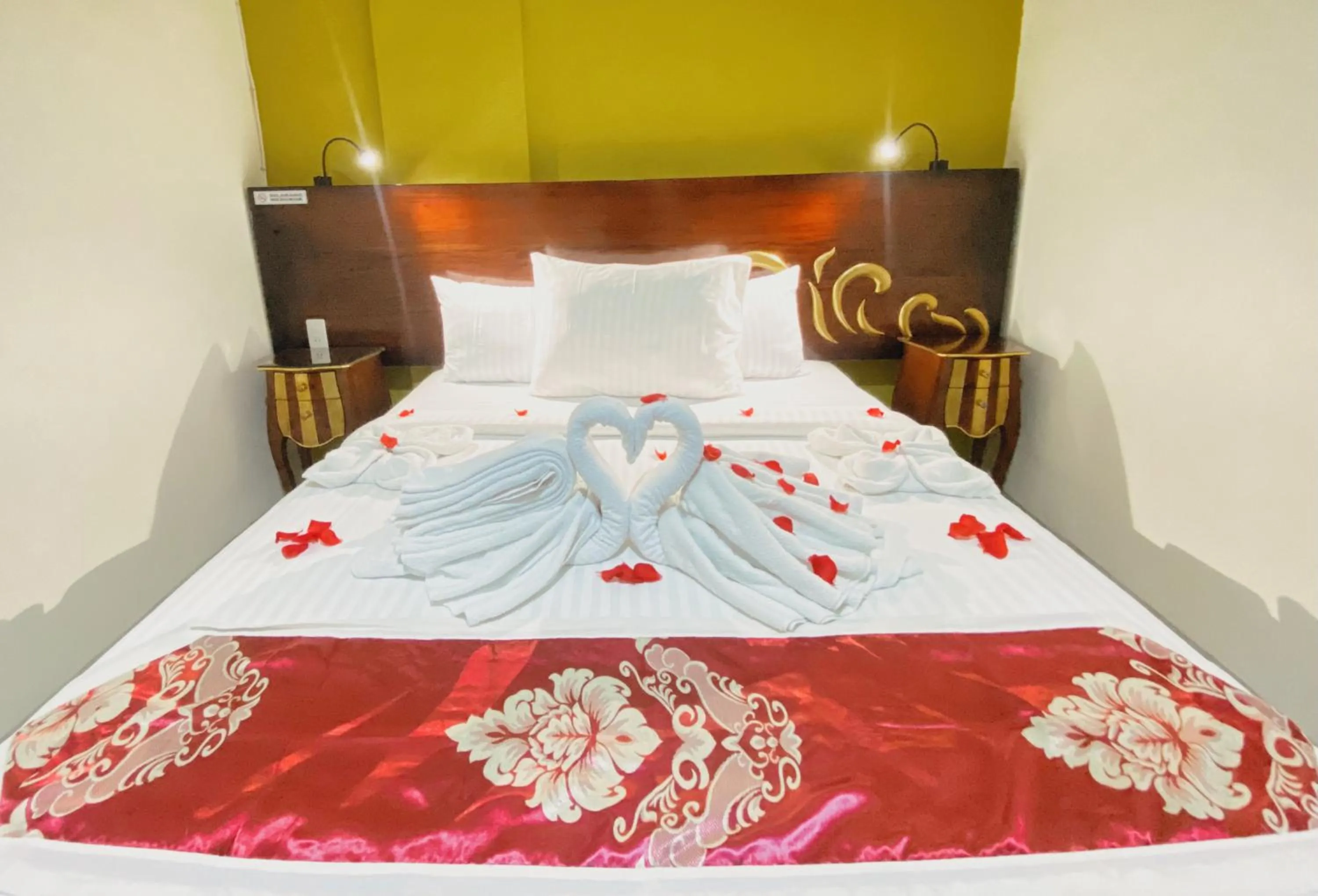 Photo of the whole room, Bed in JIYO BOUTIQUE Hotel
