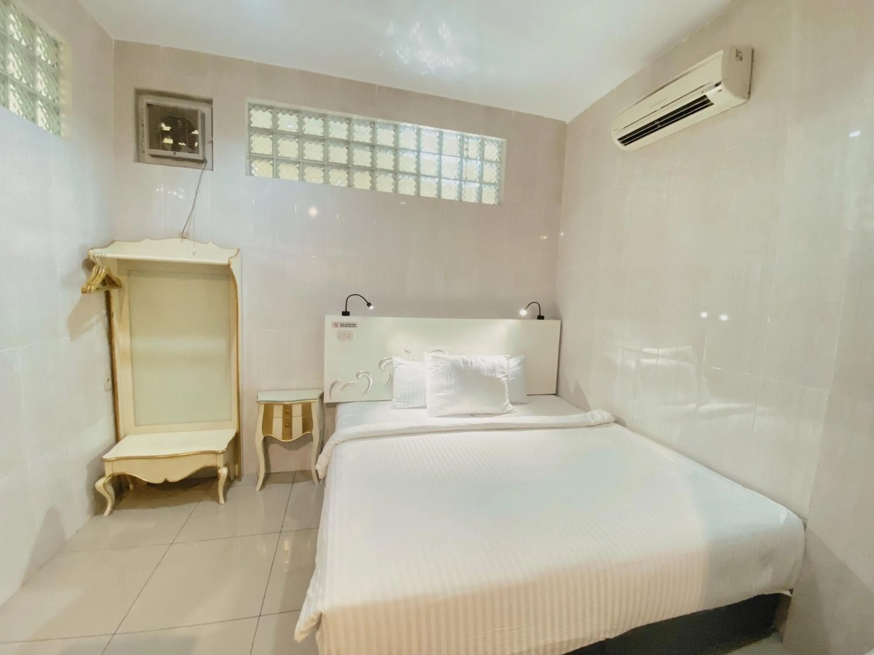 Bedroom, Bed in JIYO BOUTIQUE Hotel