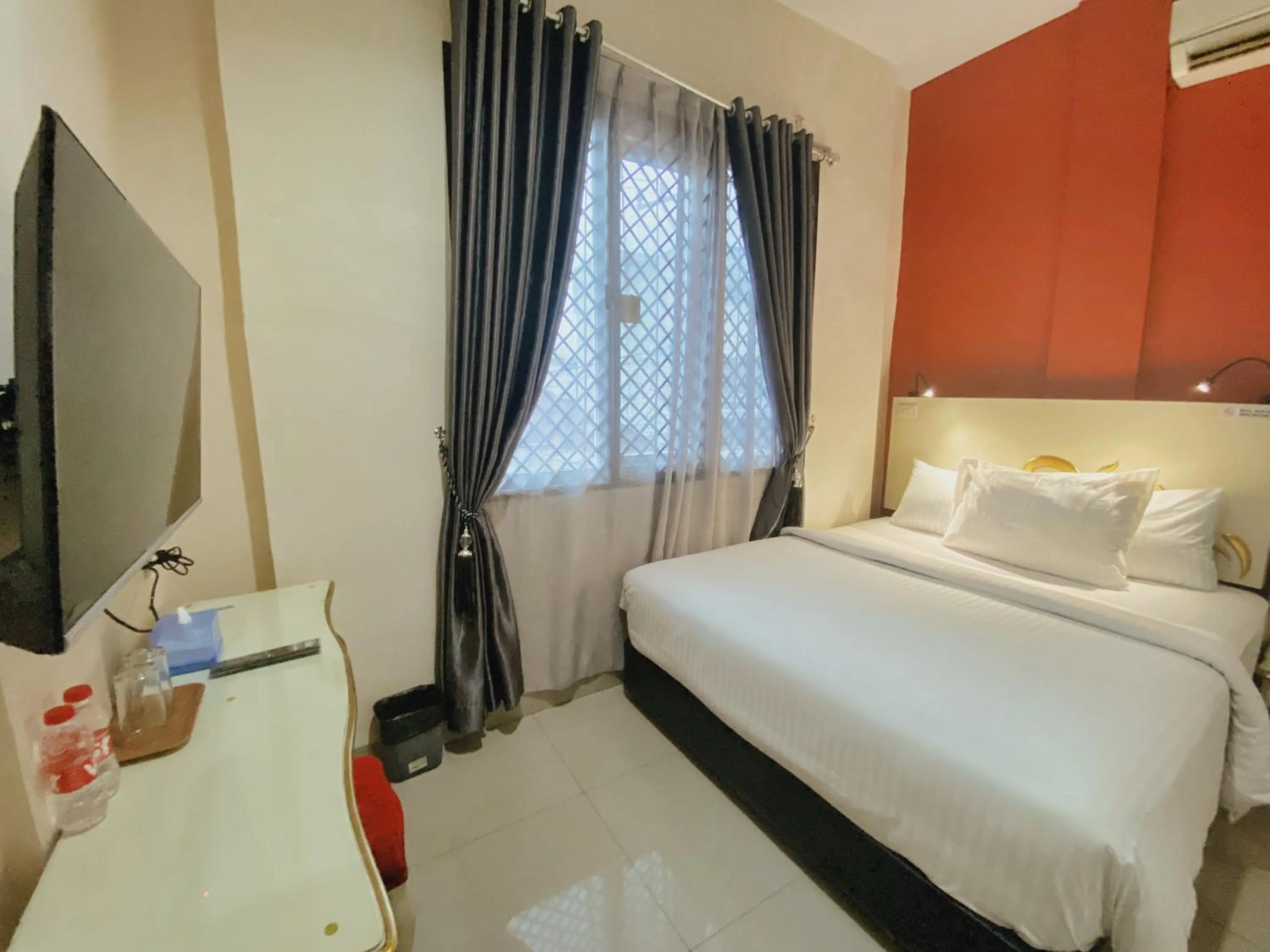 Photo of the whole room, Bed in JIYO BOUTIQUE Hotel